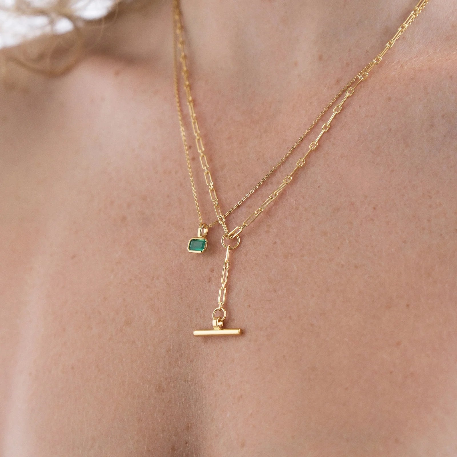 LINDA TAHIJA Requisite T Bar Necklace GOLD