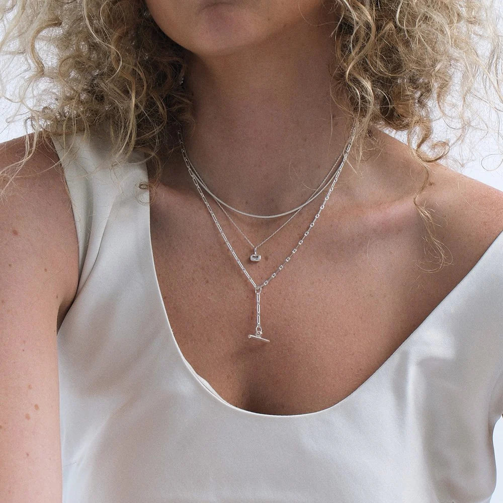 LINDA TAHIJA Requisite T Bar Necklace SILVER