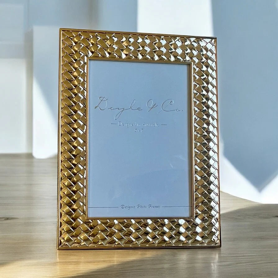 FLAIR Flat Weave Frame GOLD 4"x 6"