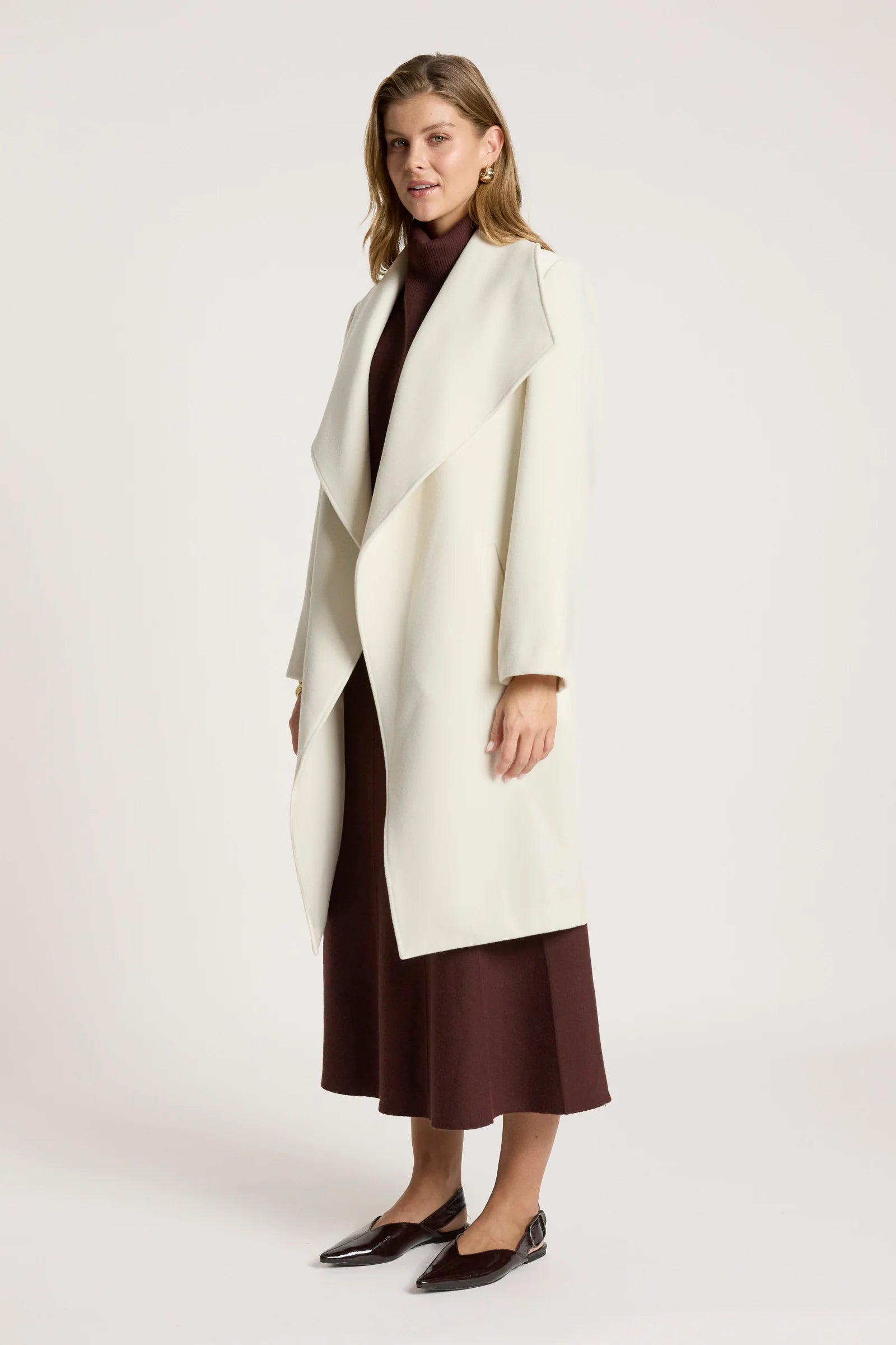 EB & IVE Wanderer Coat ECRU