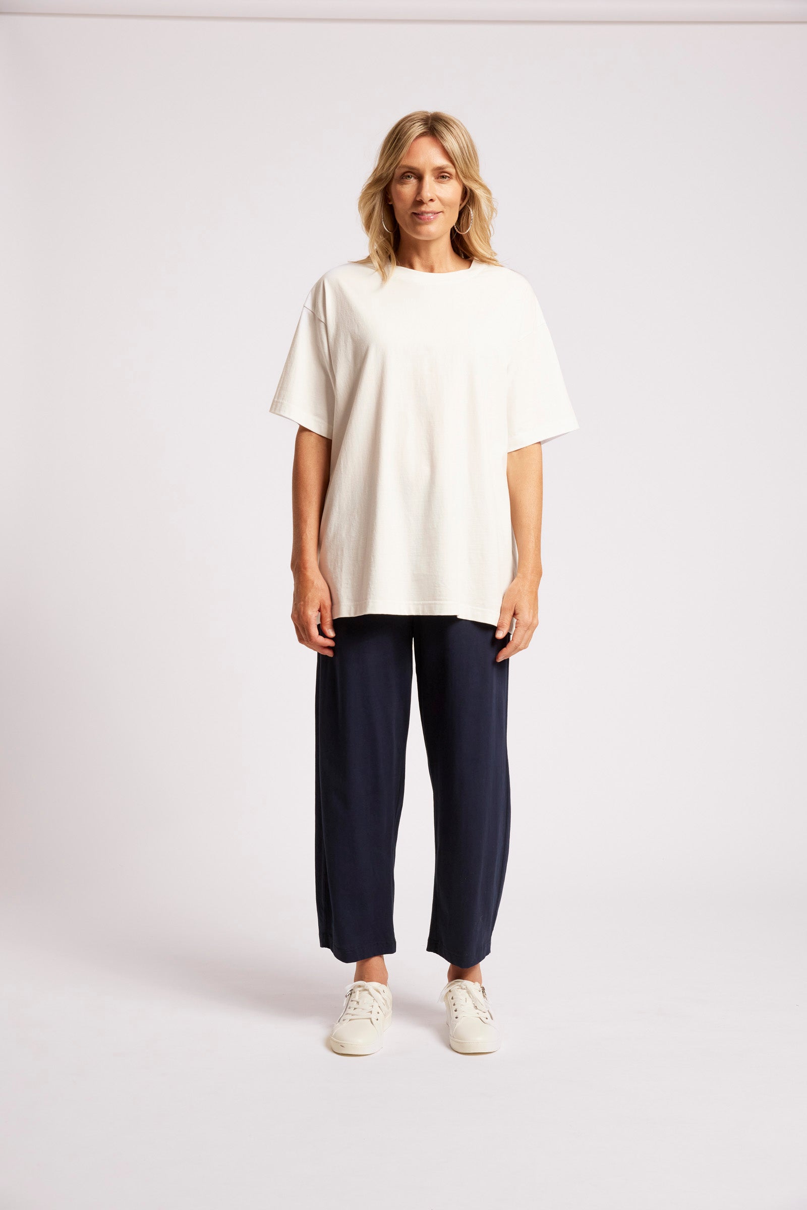 EB & IVE Caldera Oversize Tee WHITE