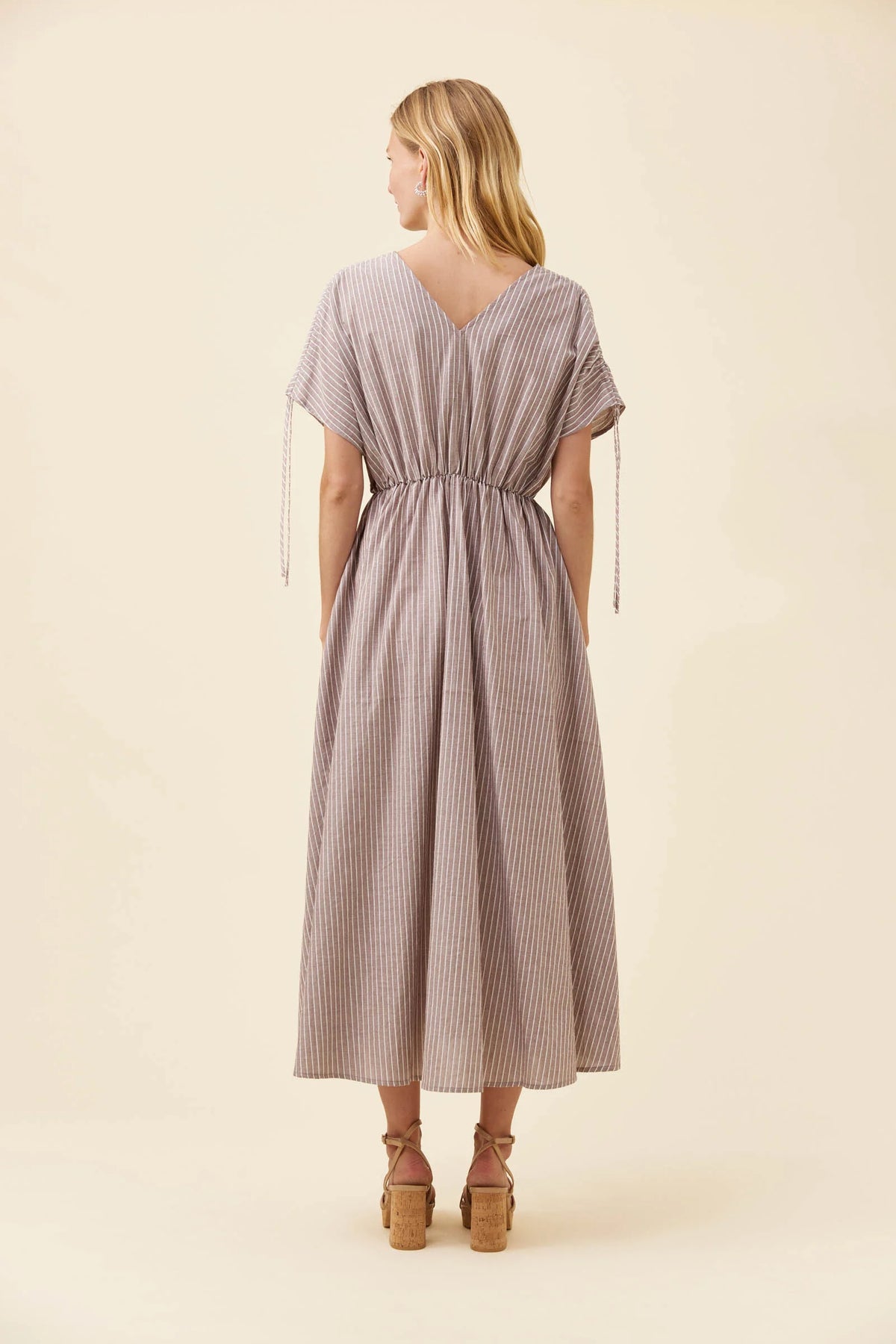 EB & IVE Lyndell Tie Maxi Dress TAUPE