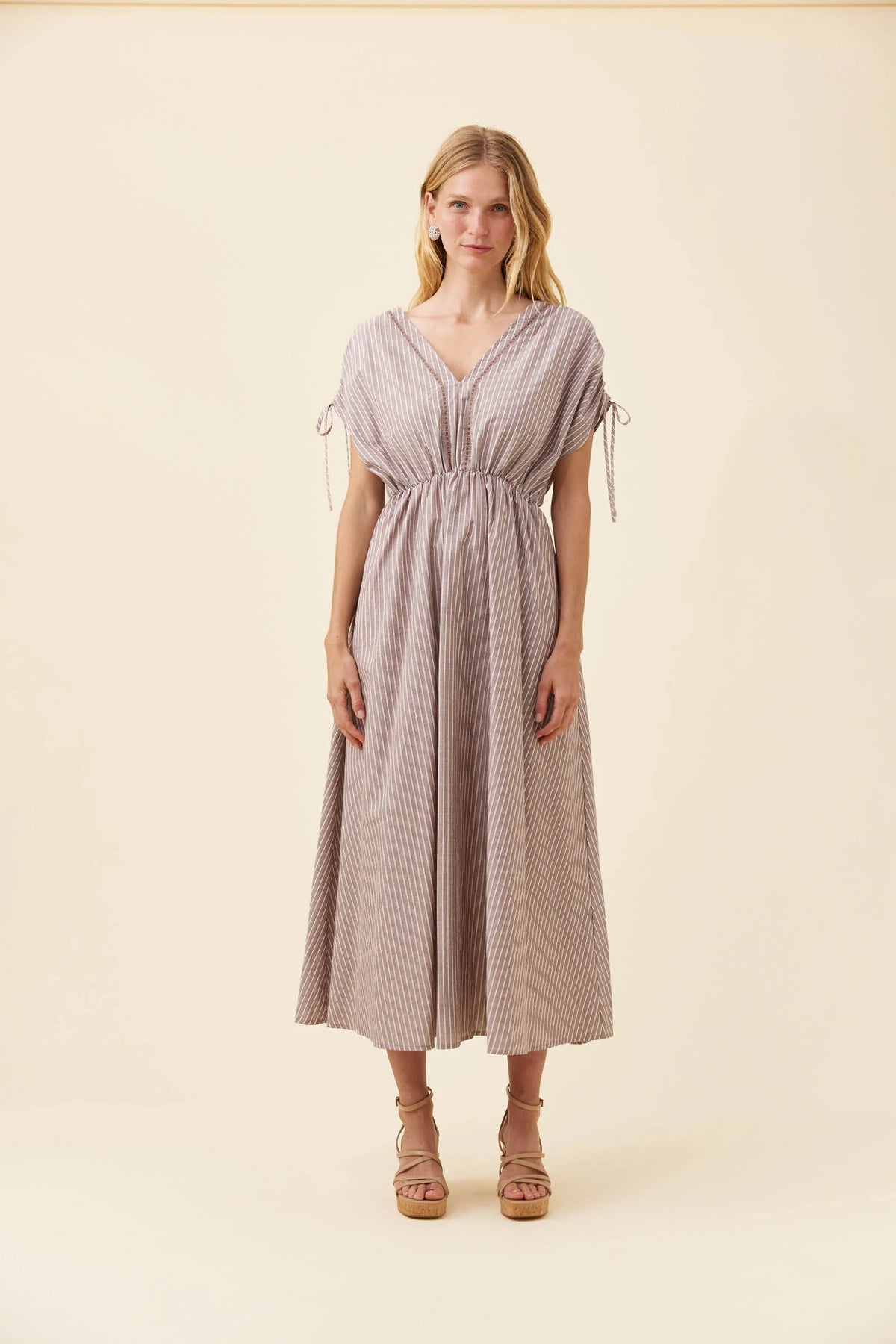 EB & IVE Lyndell Tie Maxi Dress TAUPE