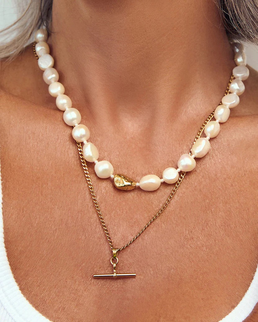 Arms of Eve Skye Necklace GOLD