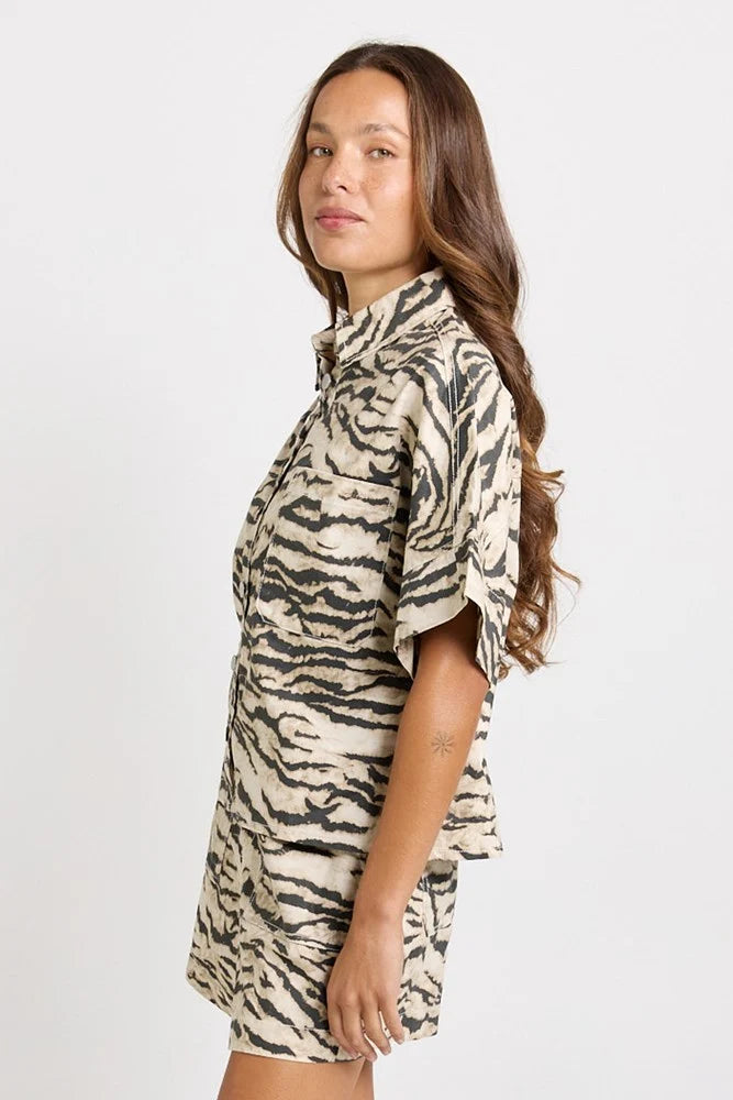 BETTY BASICS Dawn Denim Shirt ANIMAL
