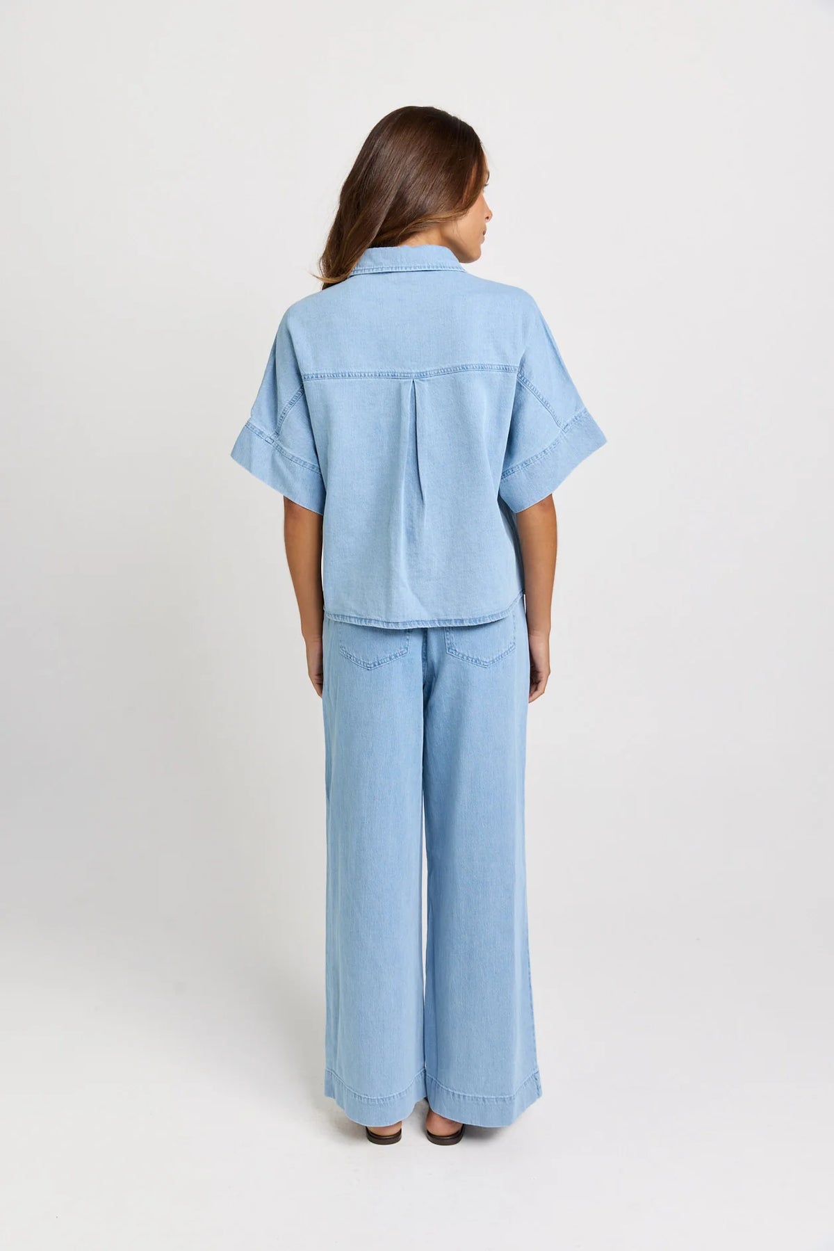 BETTY BASICS Dawn Denim Shirt MEDIUM WASH