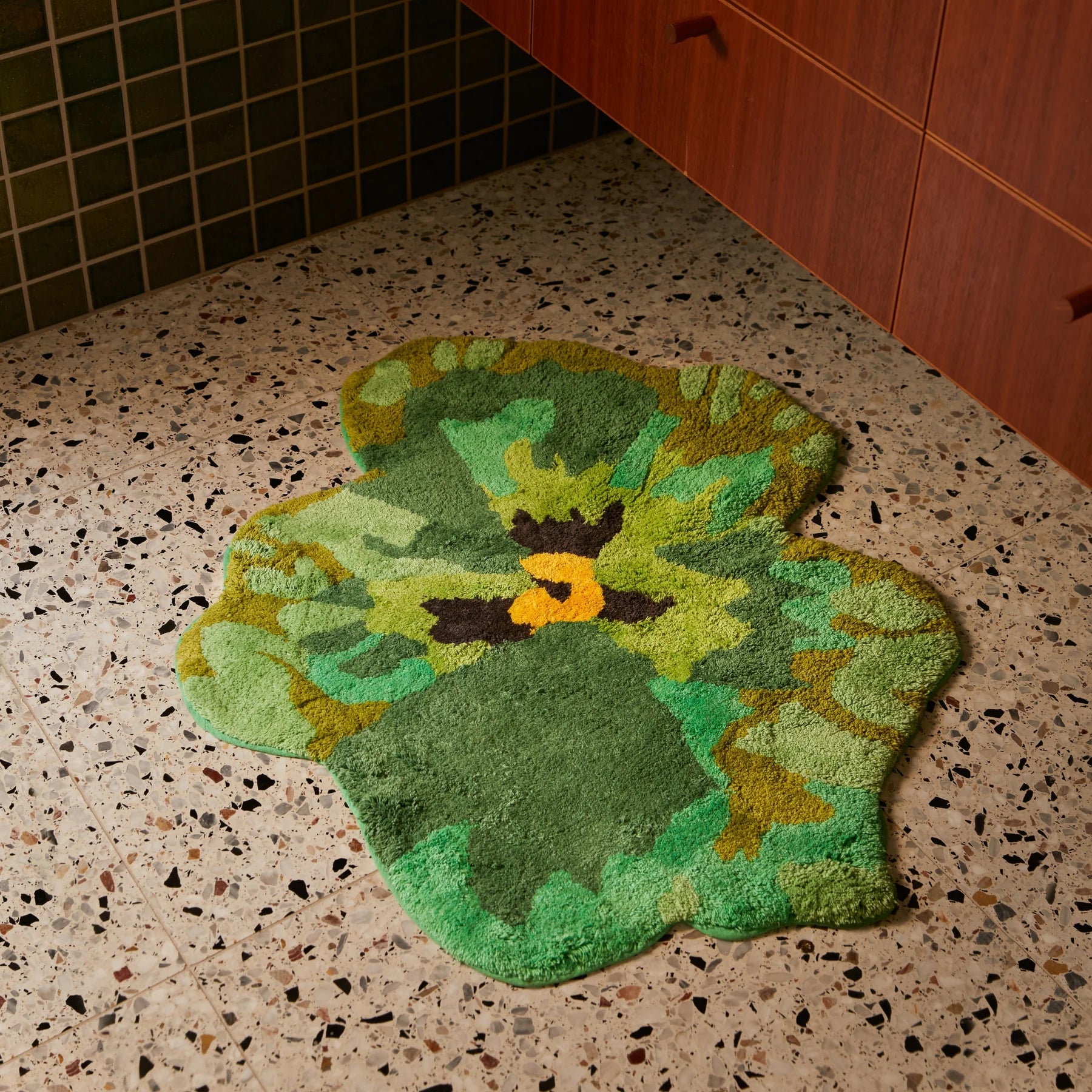 B&N Large Bath Mat PANSY GREEN