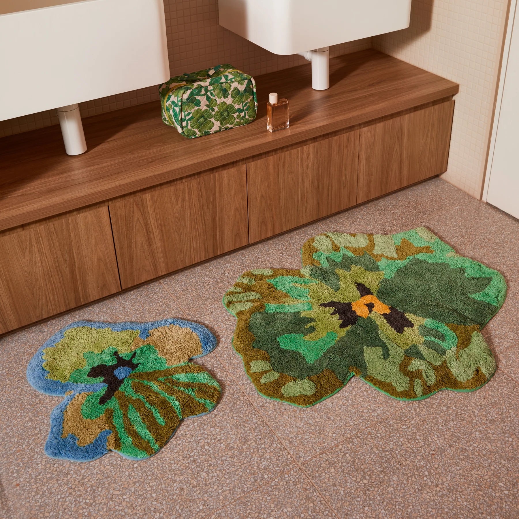 B&N Large Bath Mat PANSY GREEN