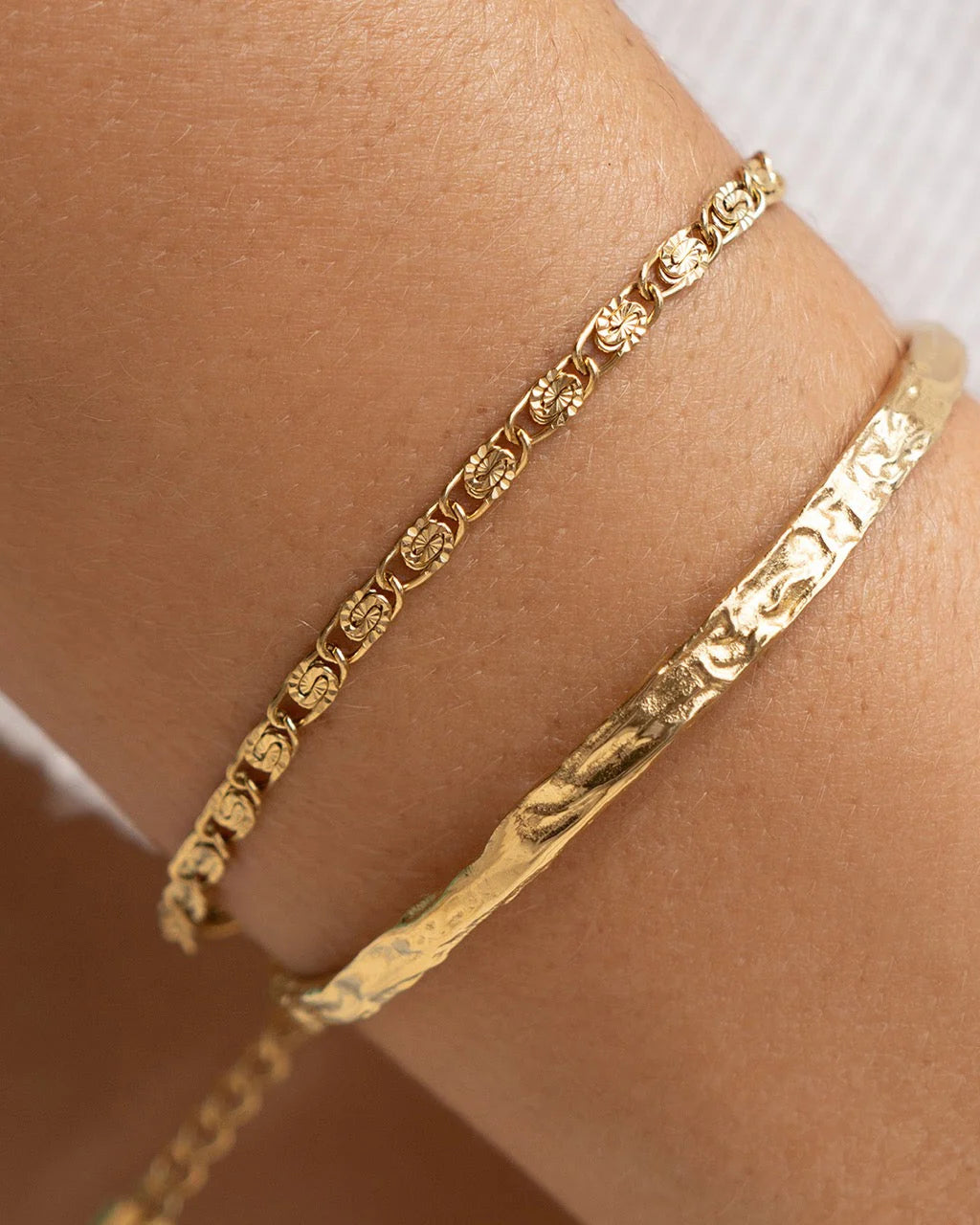 Arms of Eve Dragon Gold Chain Bracelet