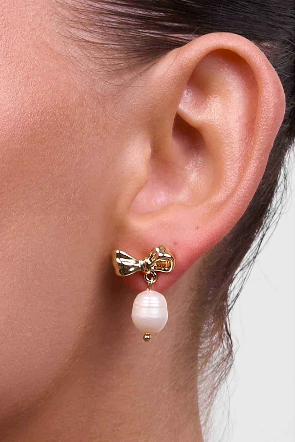 LIBERTE Alice Bow Earring GOLD PEARL