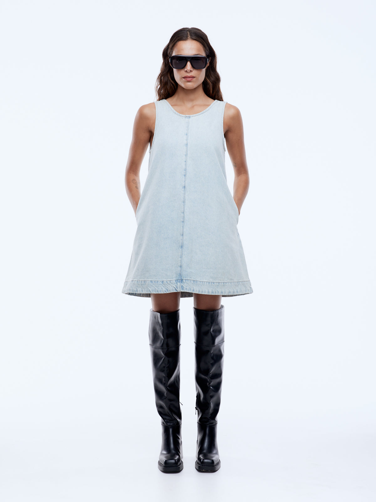 ENA PELLY Annie Denim Dress Light Wash