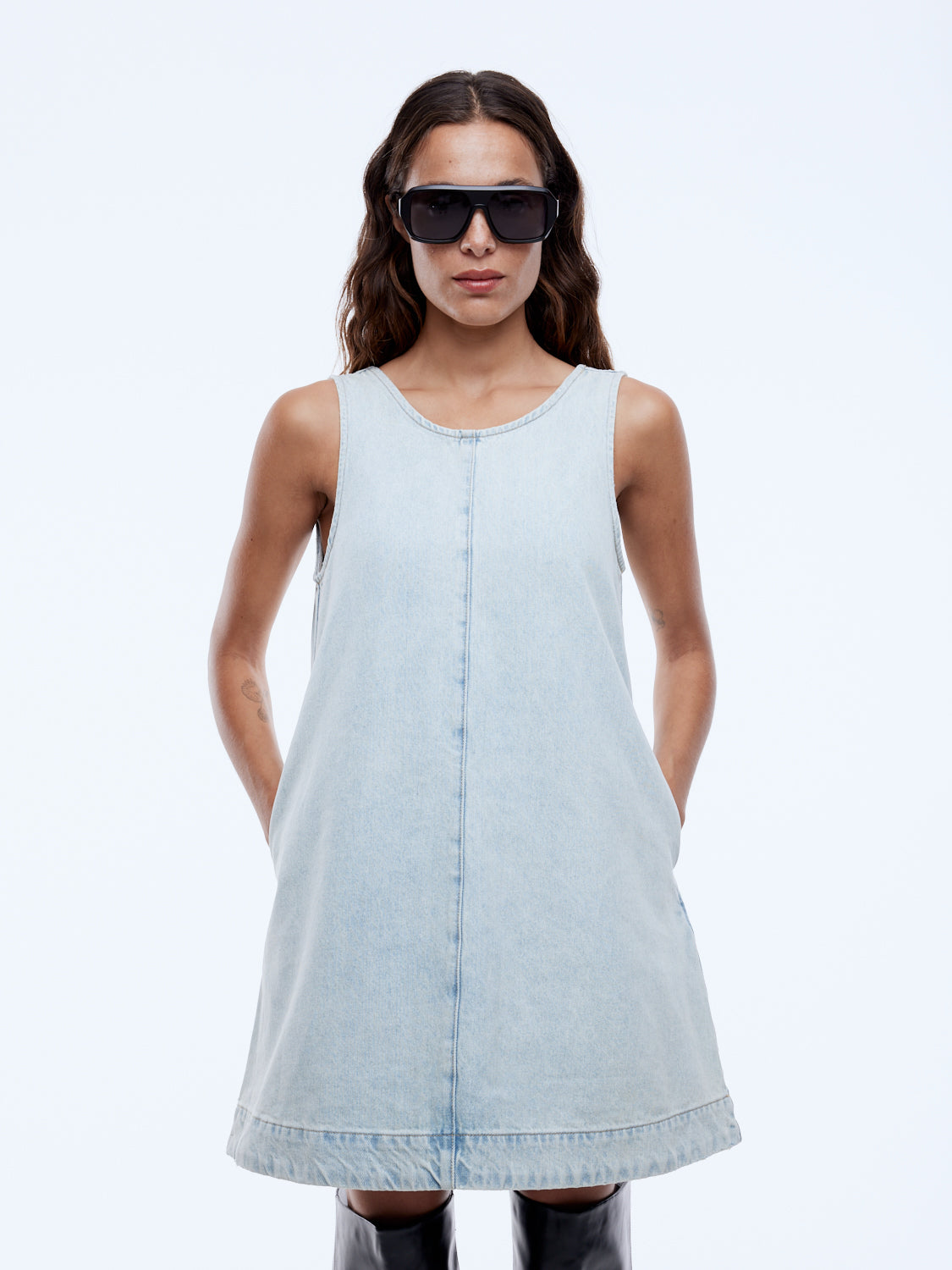 ENA PELLY Annie Denim Dress Light Wash