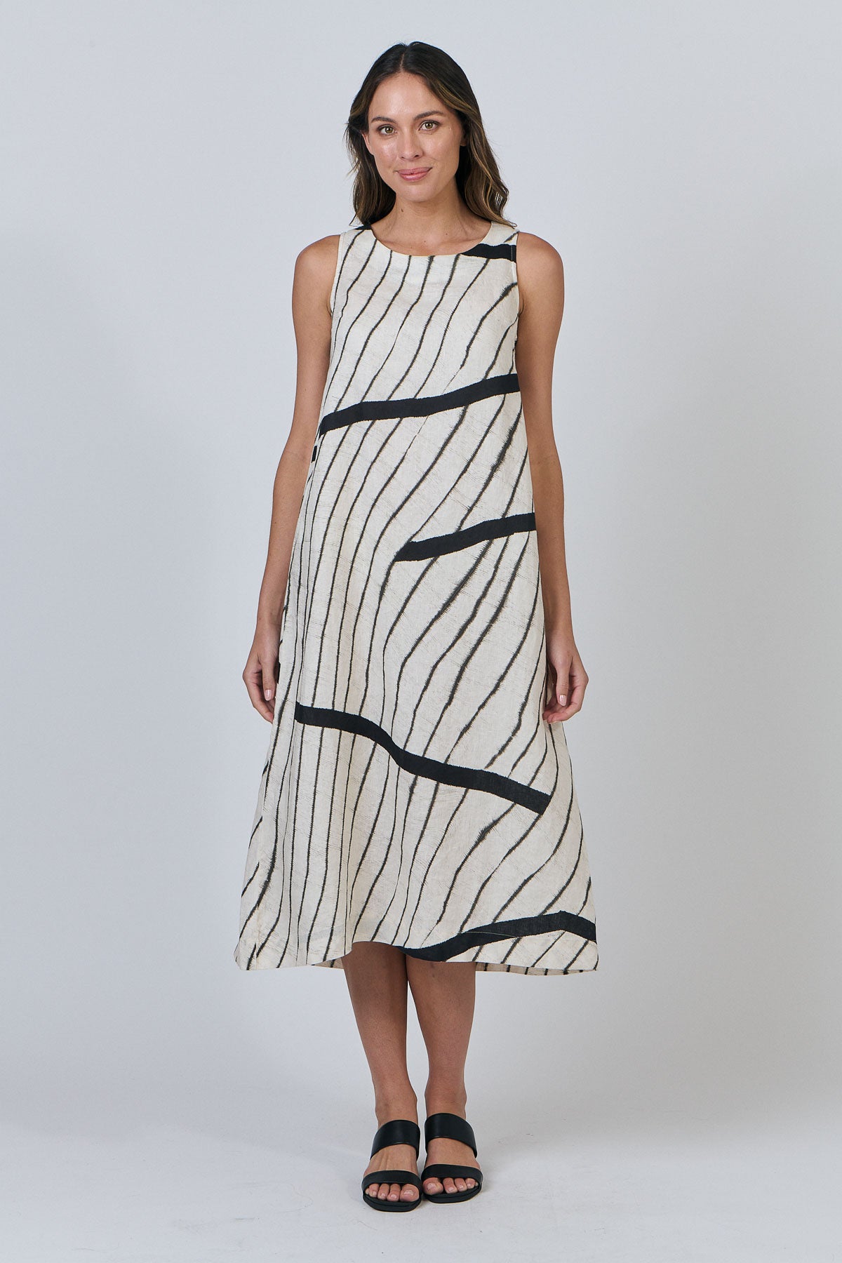 OLIVE ET JULIE Sleeveless Midi Dress ISOBAR