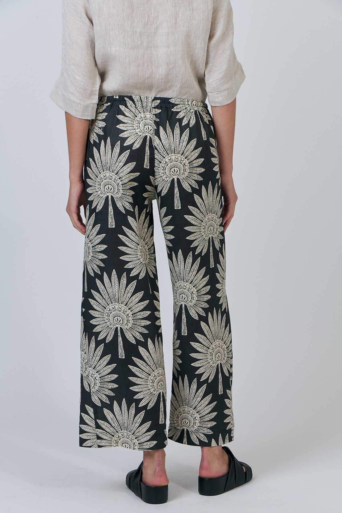 OLIVE ET JULIE Linen Flat Front Pant BLACK PALM