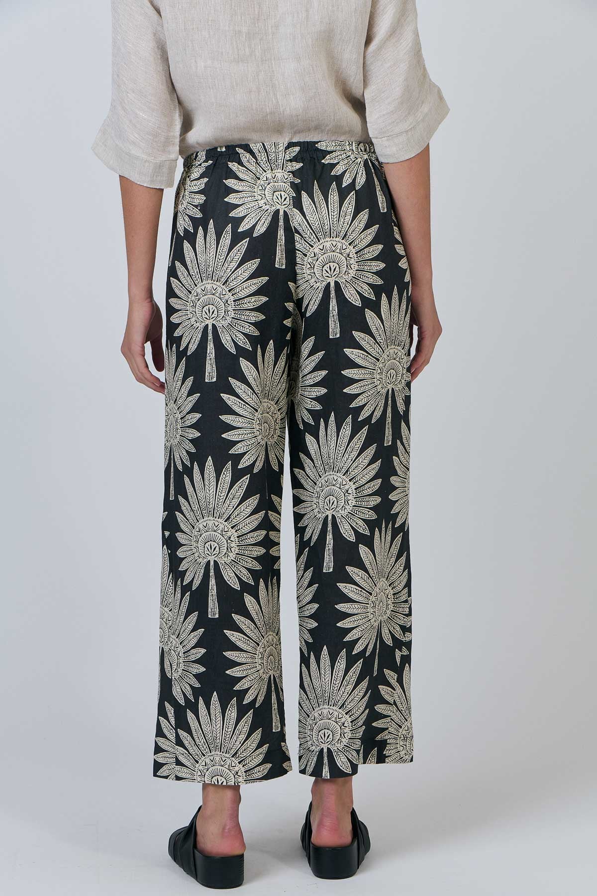 OLIVE ET JULIE Linen Flat Front Pant BLACK PALM