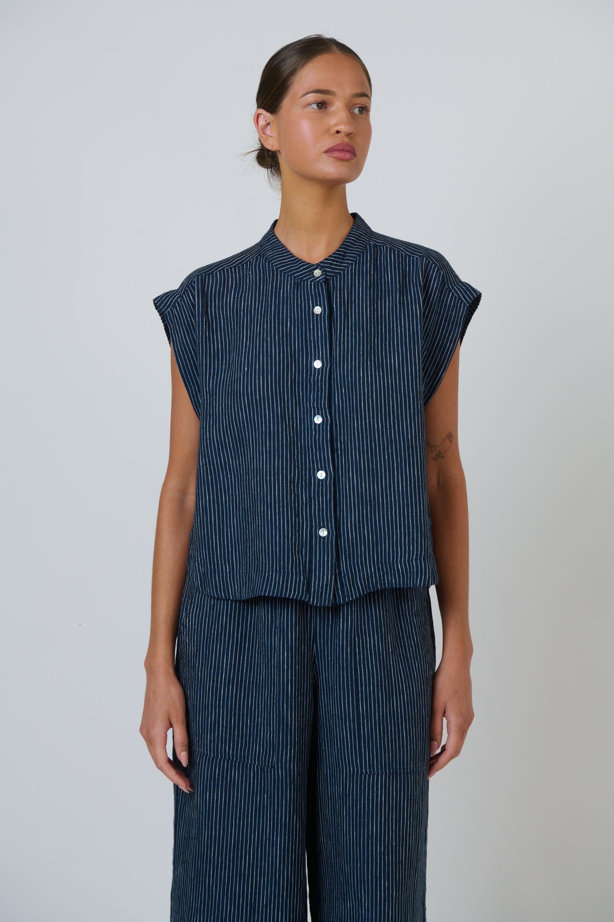 OLIVE ET JULIE Cap Sleeve Linen Top STREAMLINED
