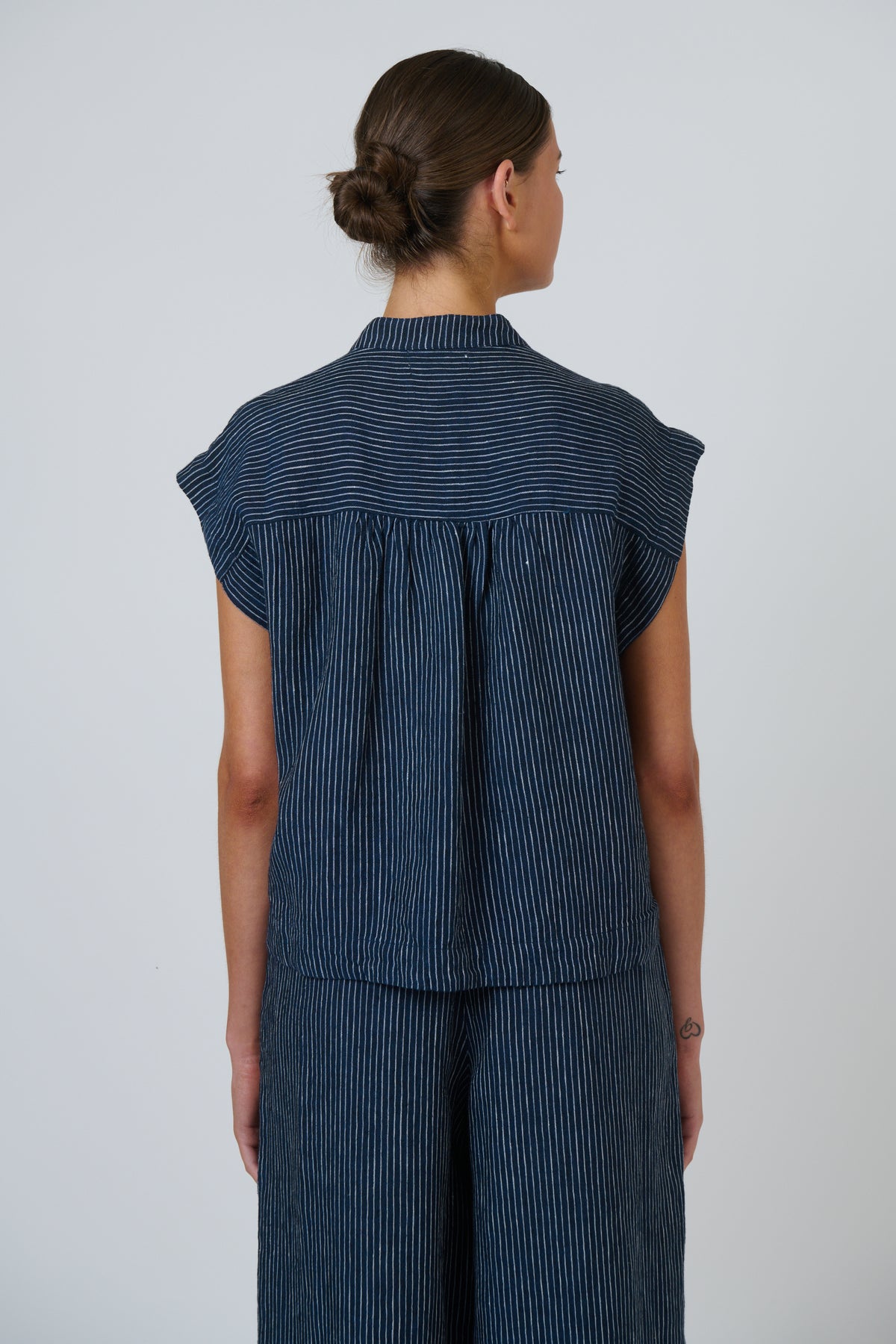 OLIVE ET JULIE Cap Sleeve Linen Top STREAMLINED