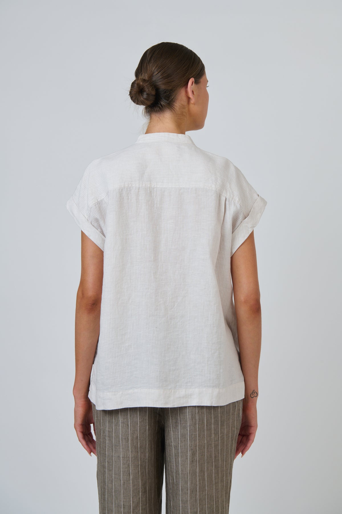 OLIVE ET JULIE Front Pocket Linen Top SESAME
