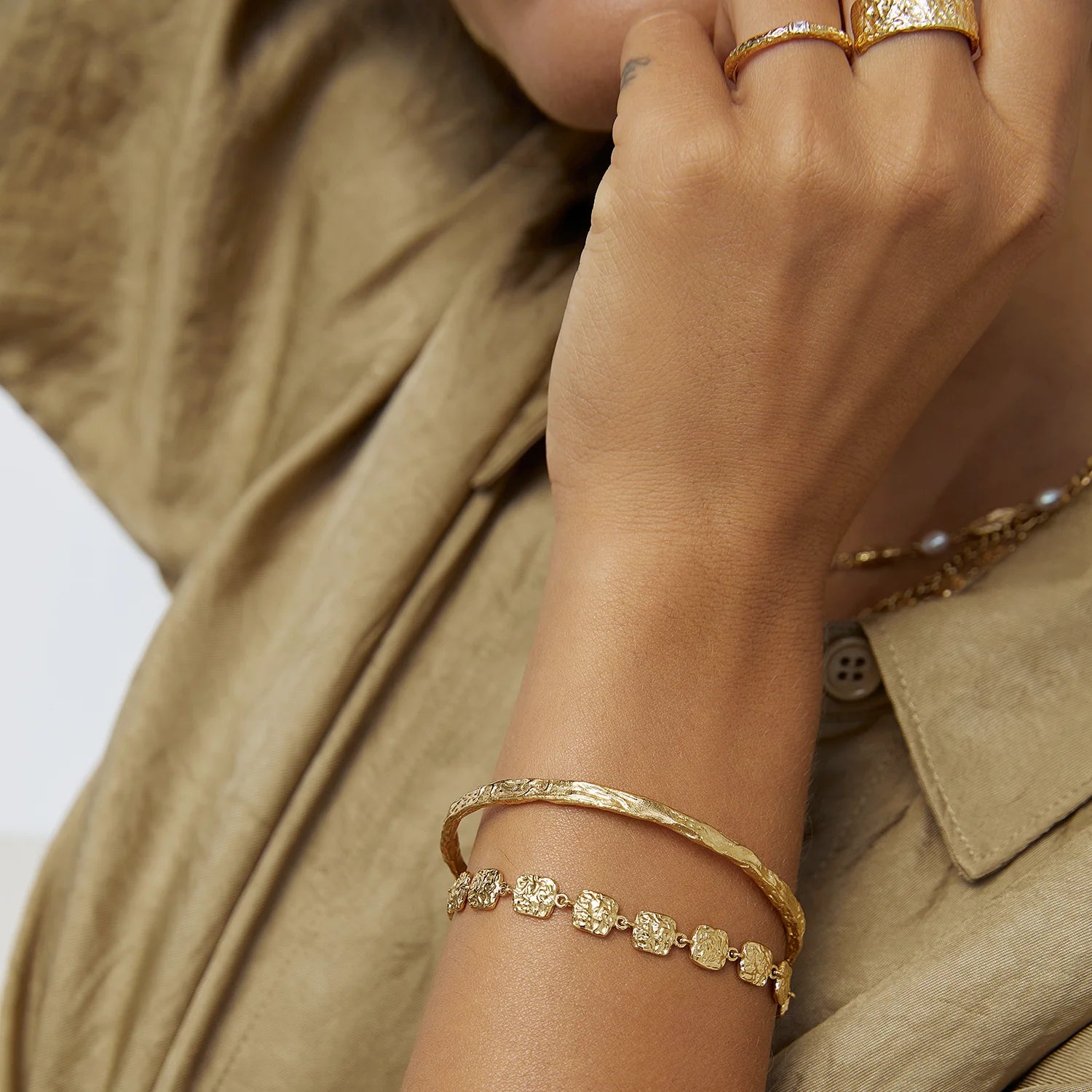 Arms of Eve Emilia Bracelet GOLD