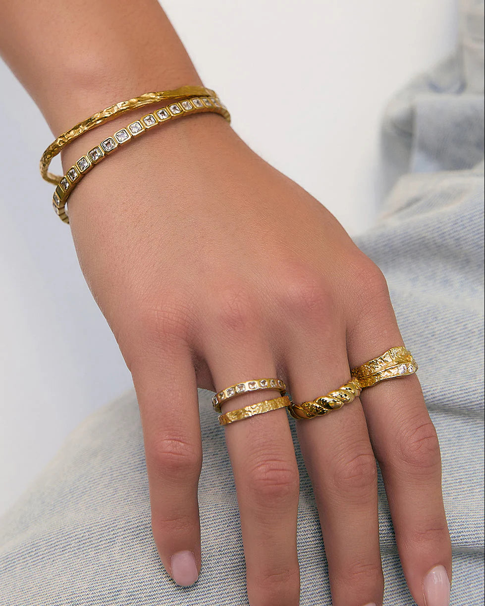Arms of Eve Quinn Ring GOLD