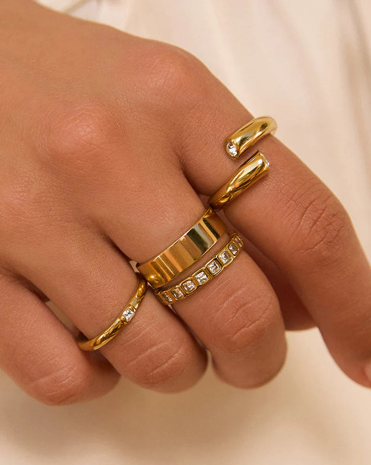 Arms of Eve Quinn Ring GOLD