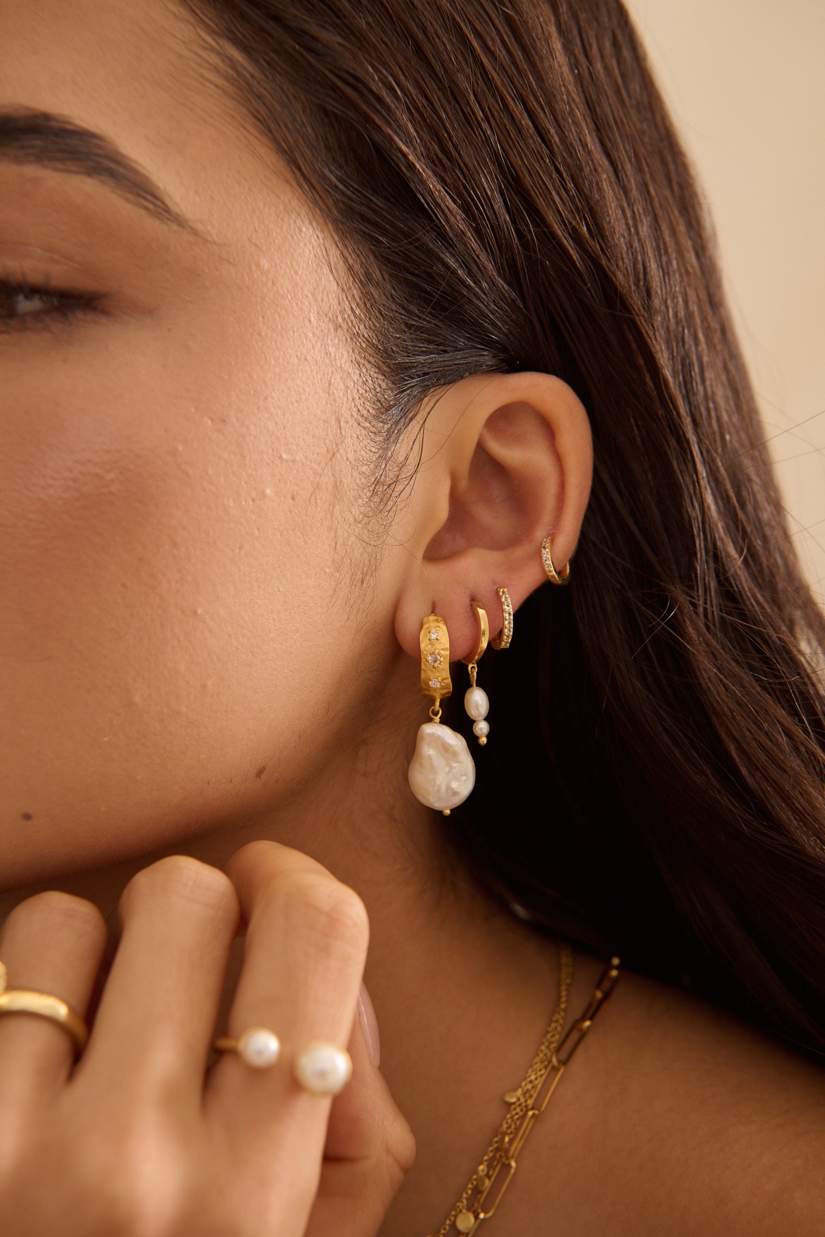 MURKANI Cosmic Love Pearl Earring MEDIUM GOLD