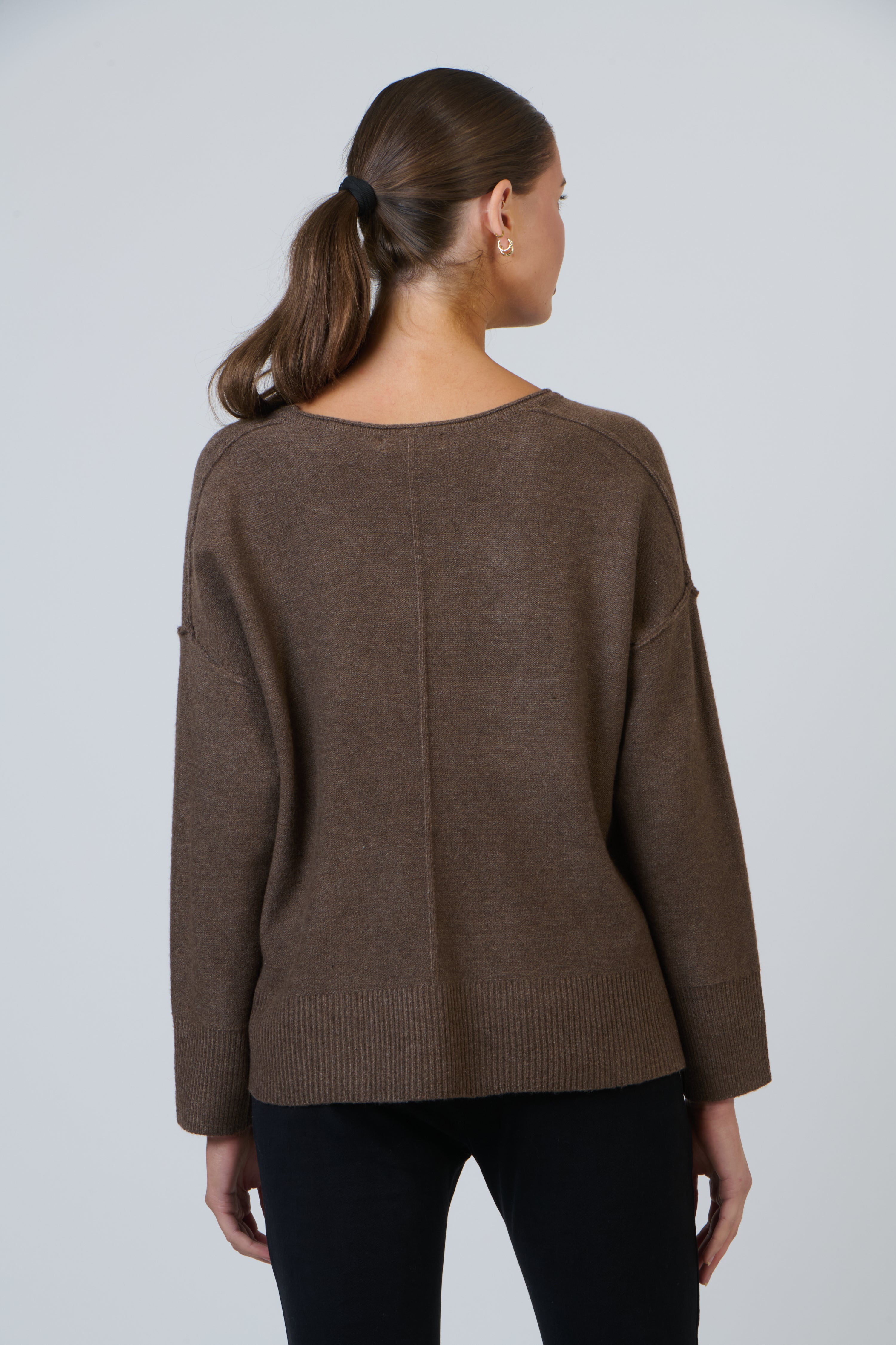 NAMASTAI V Neck Knit CHOCOLATE