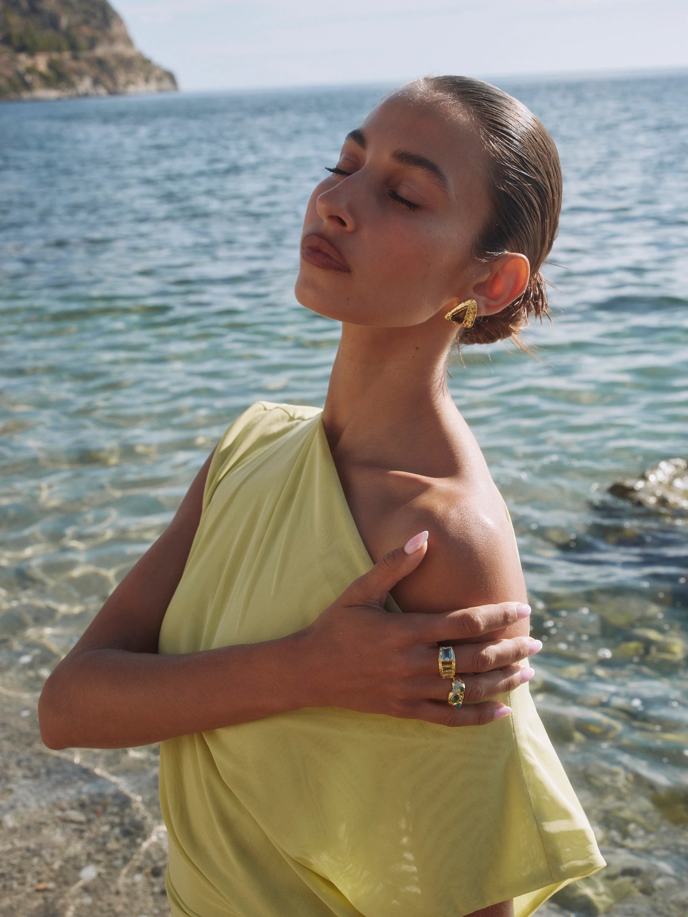 MOUNTAIN & MOON Mikaela Earring GOLD