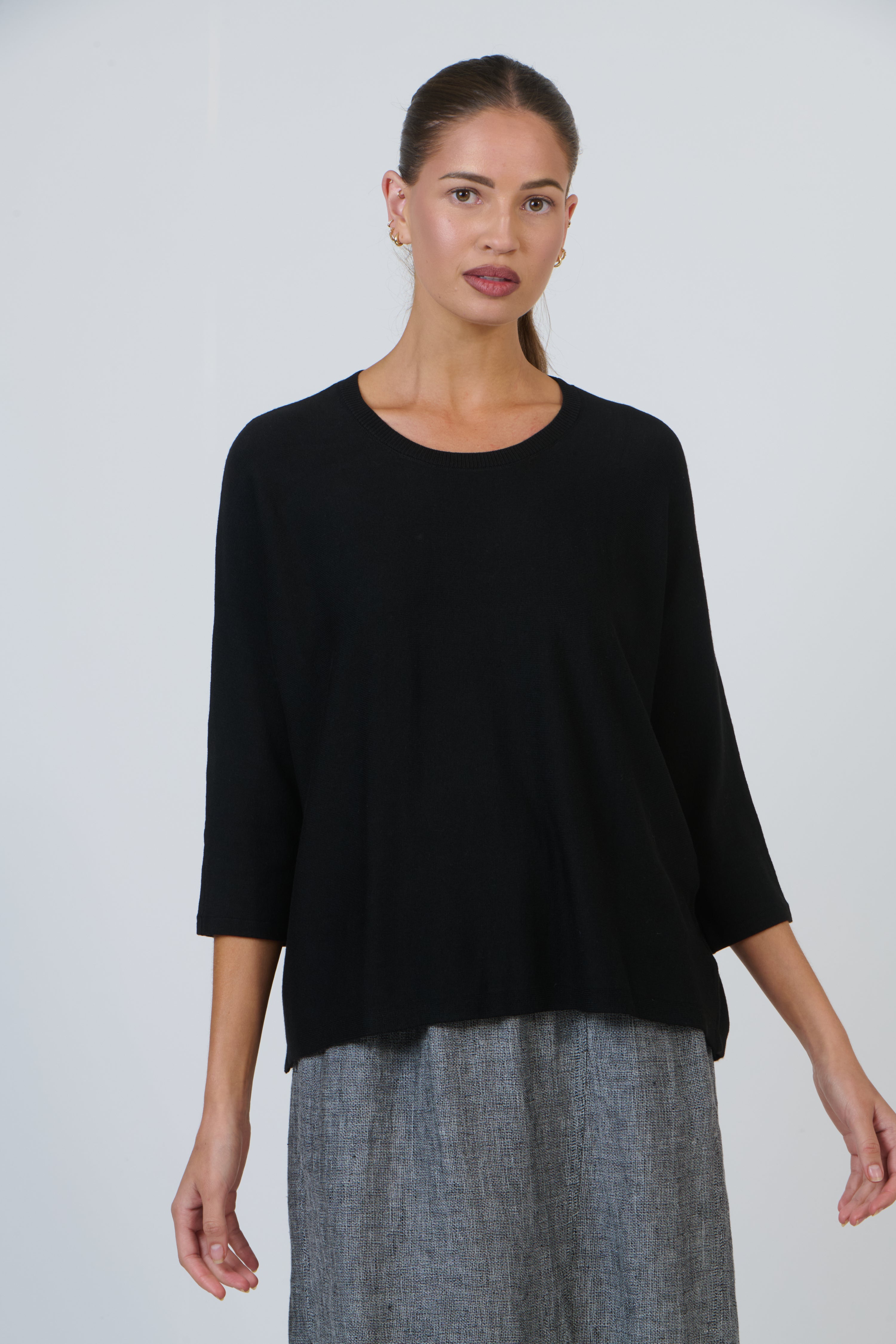 OLIVE ET JULIE 3/4 Sleeve Relaxed Knit BLACK