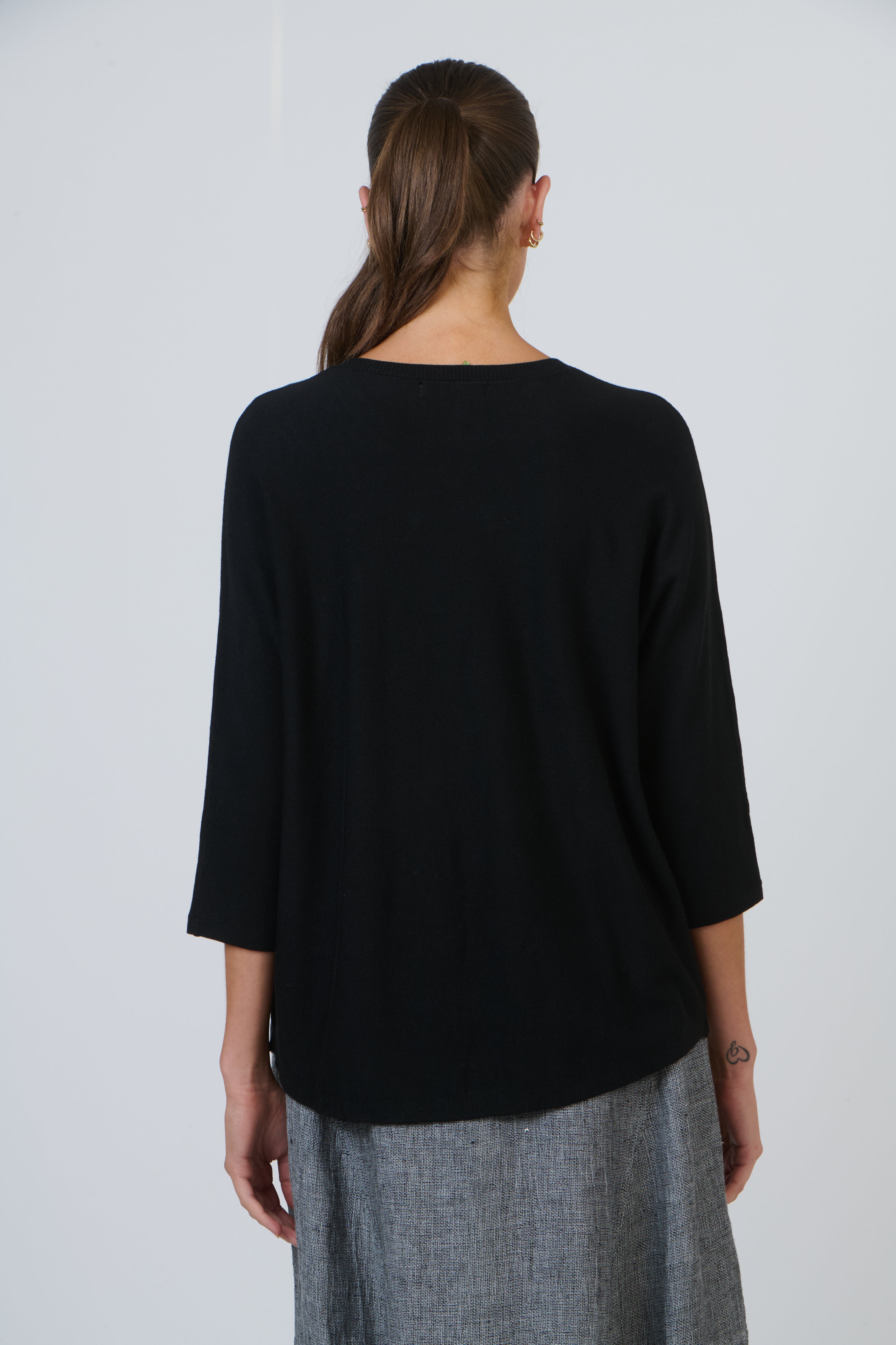 OLIVE ET JULIE 3/4 Sleeve Relaxed Knit BLACK