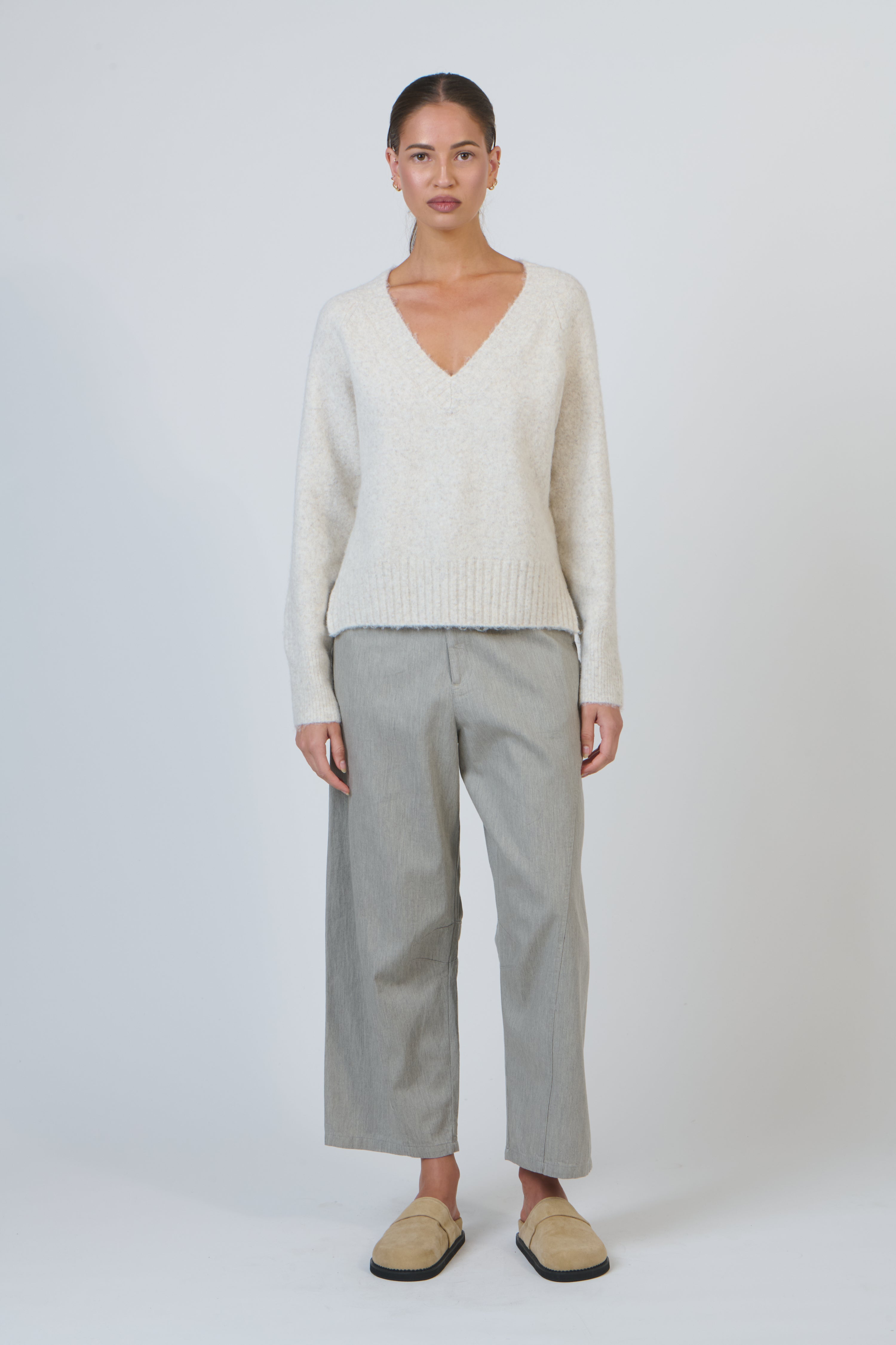 OLIVE ET JULIE V Neck Knit SAND
