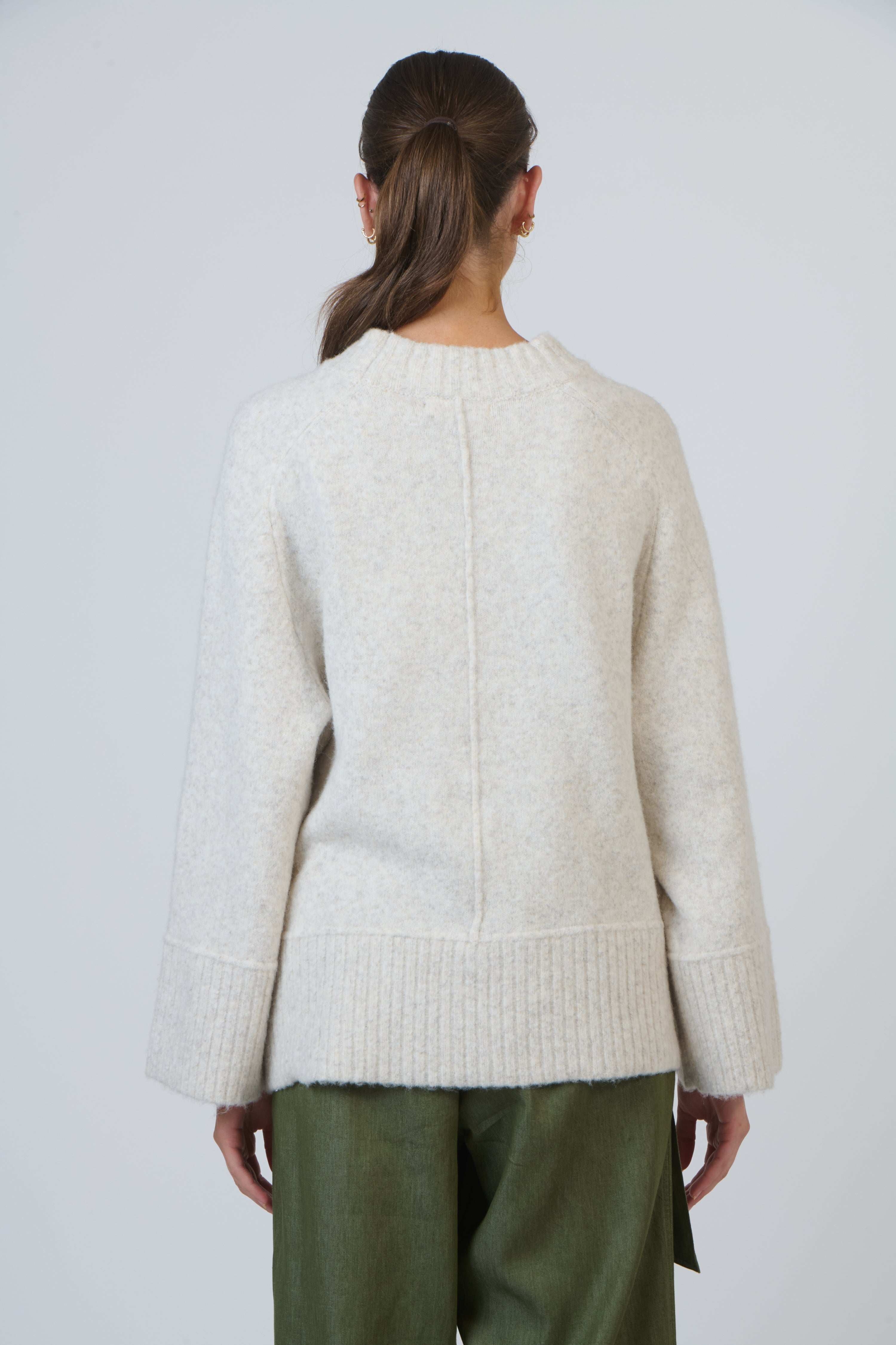 OLIVE ET JULIE Round Neck Knit SAND