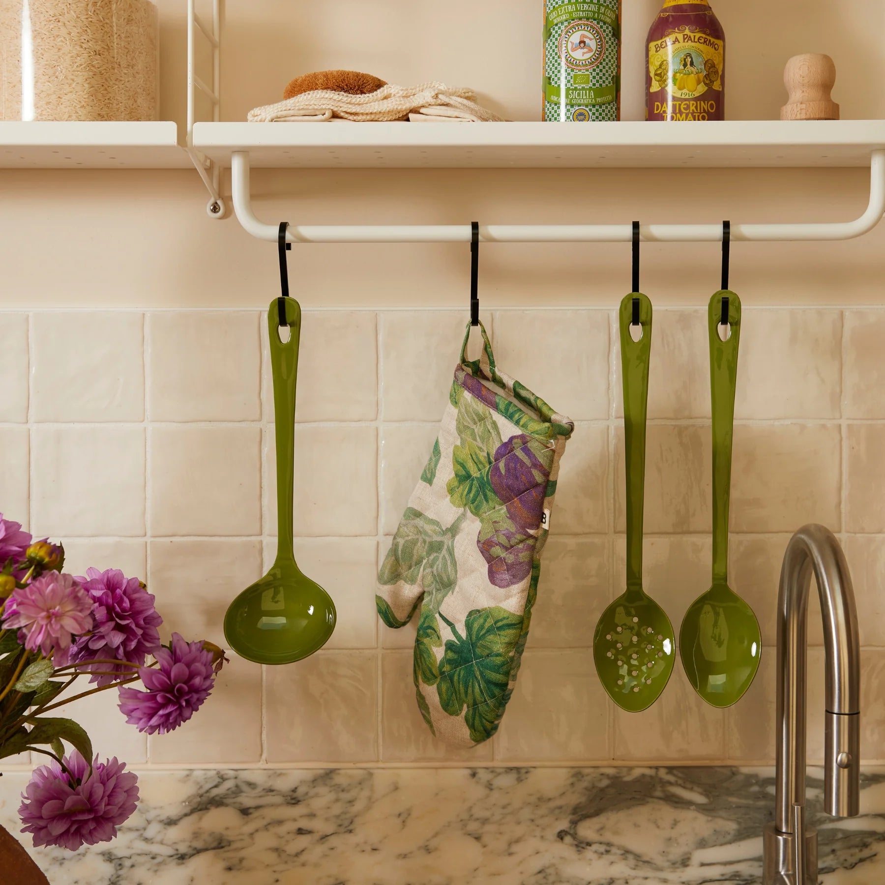 B&N Oven Mitt FIGGY GREEN