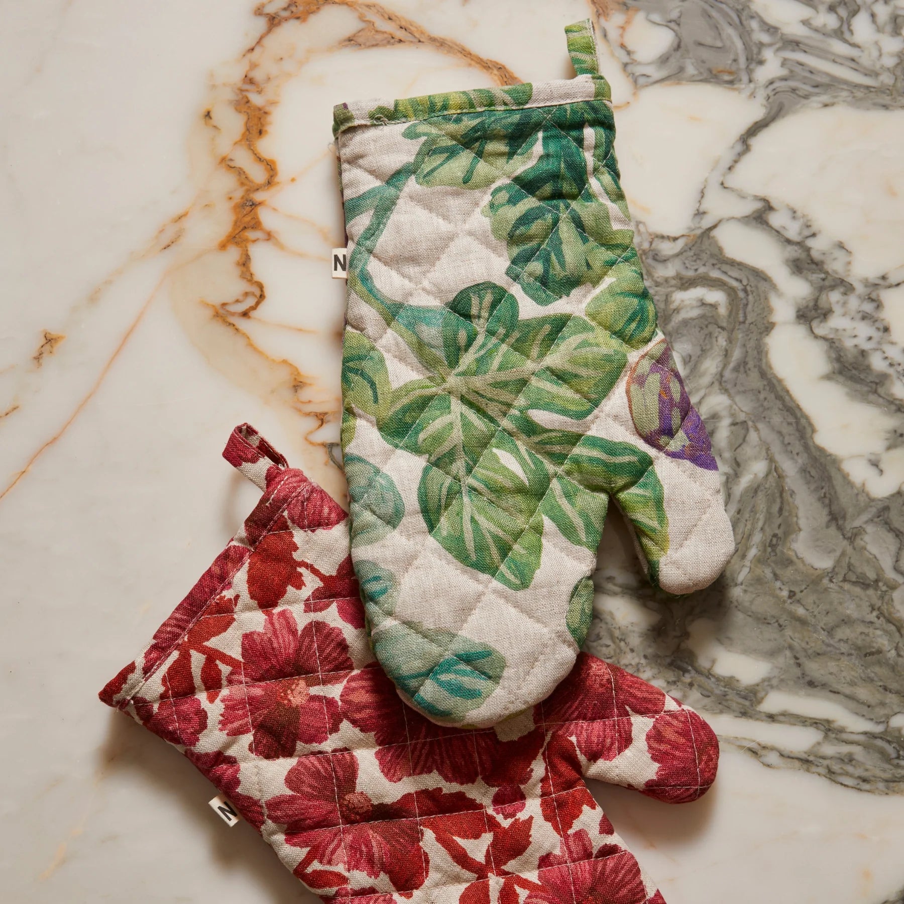 B&N Oven Mitt FIGGY GREEN