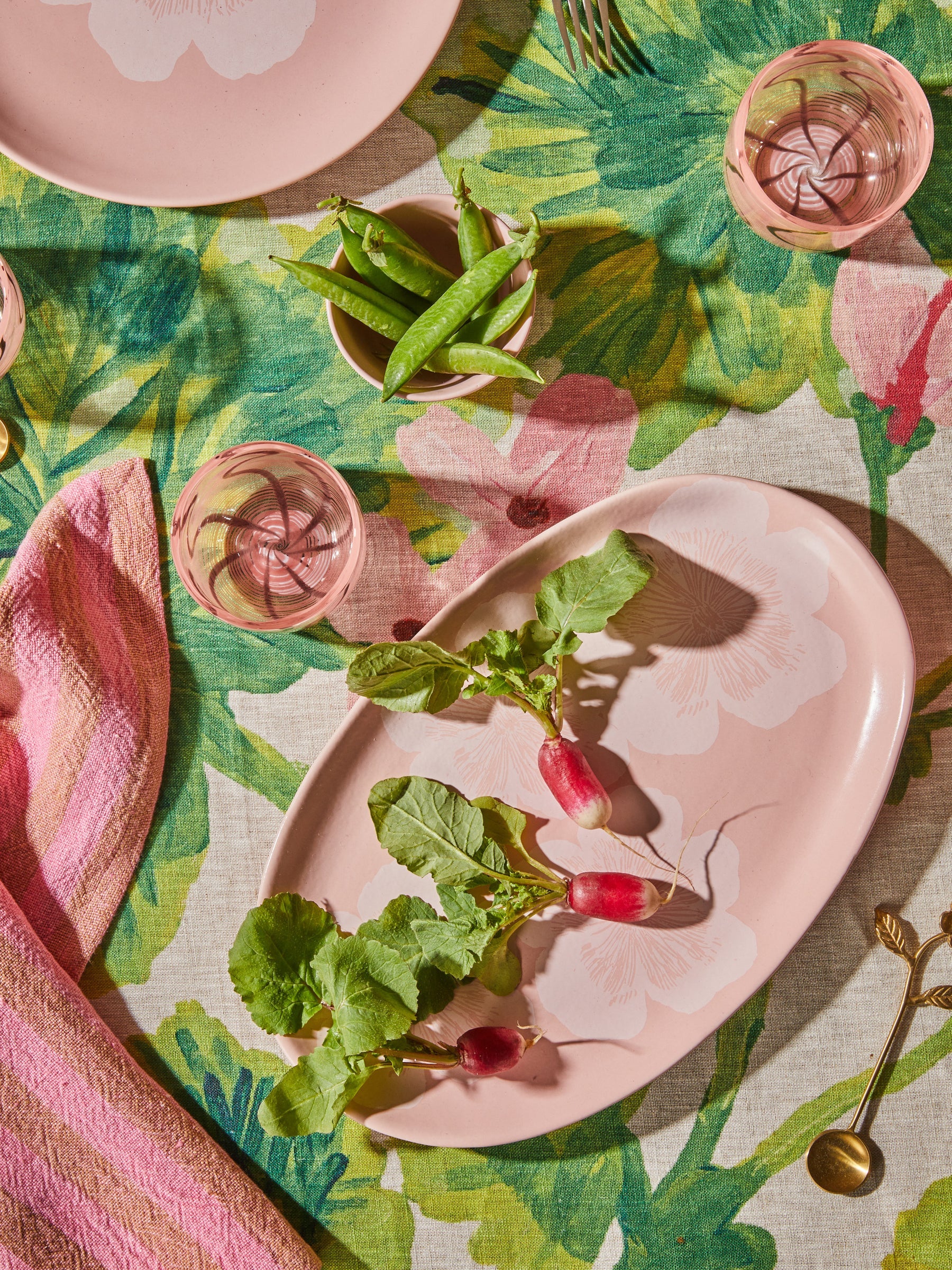 Bonnie and Neil Jardin Pink Oval Plate