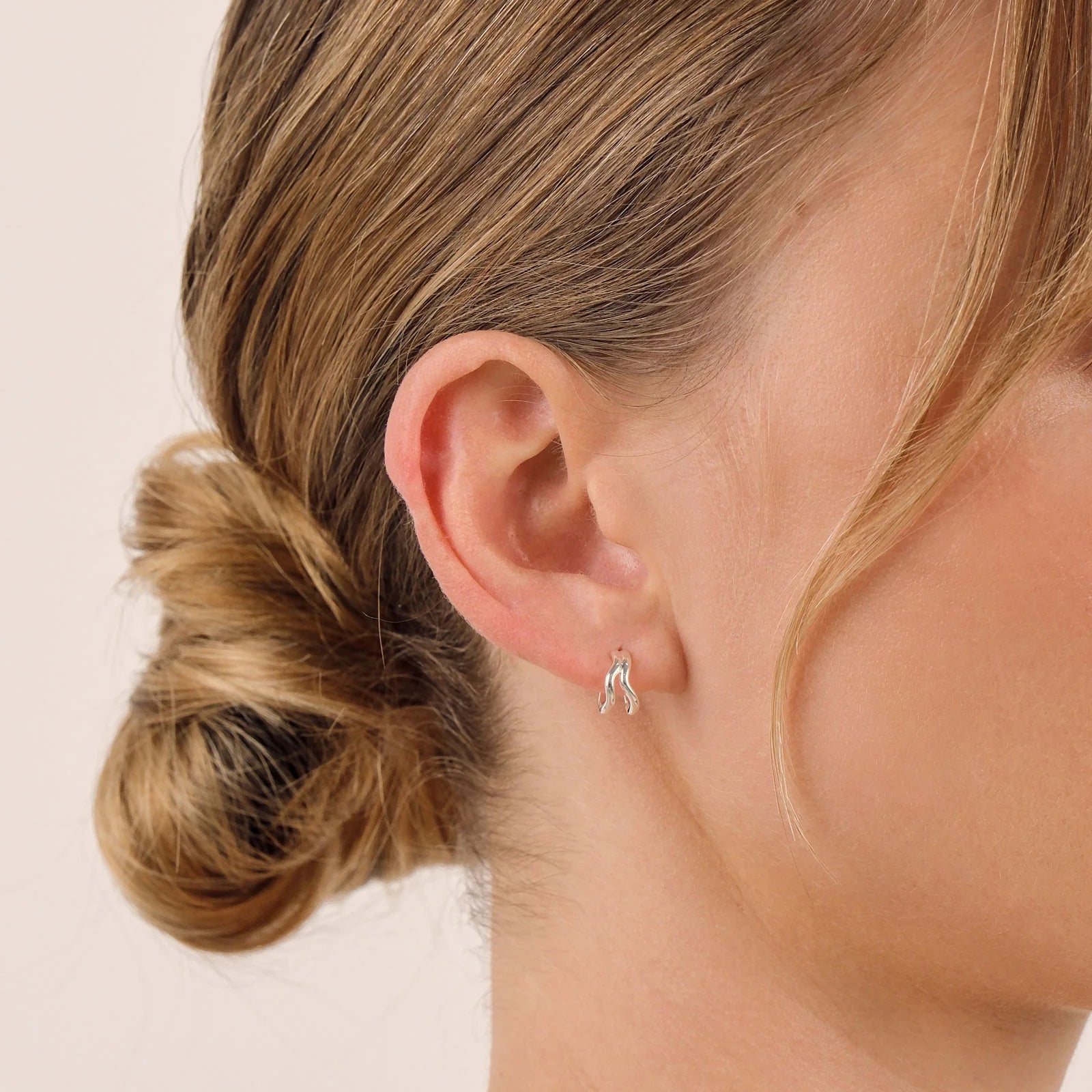 LINDA TAHIJA Split Earrings SILVER