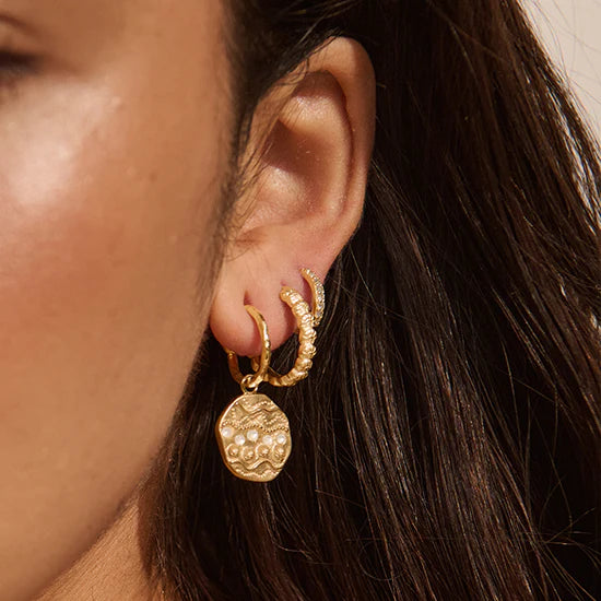 MURKANI Soul Protector Small Shell Hoops GOLD