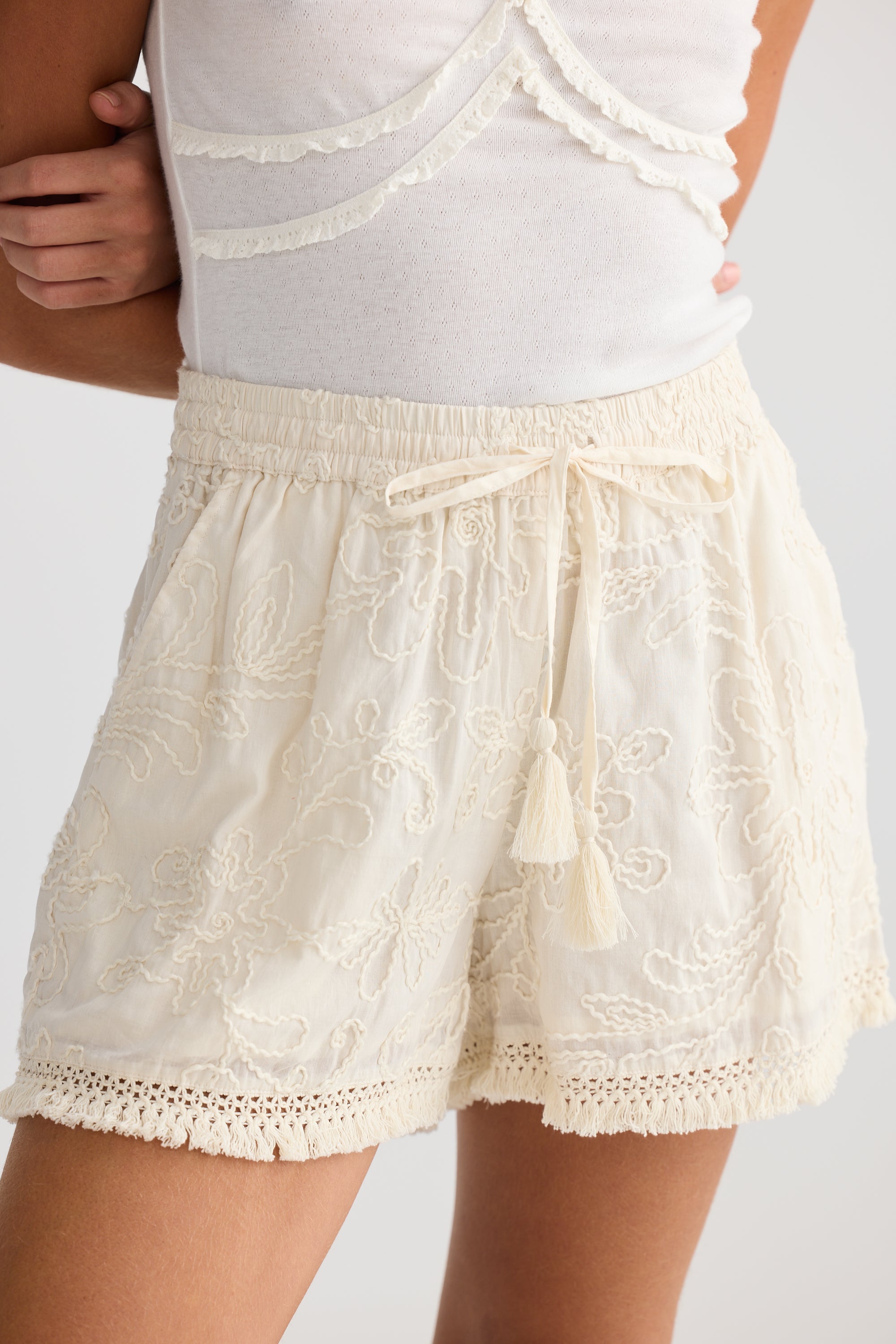 TALISMAN Chantilly Short NATURAL EMBROIDERY