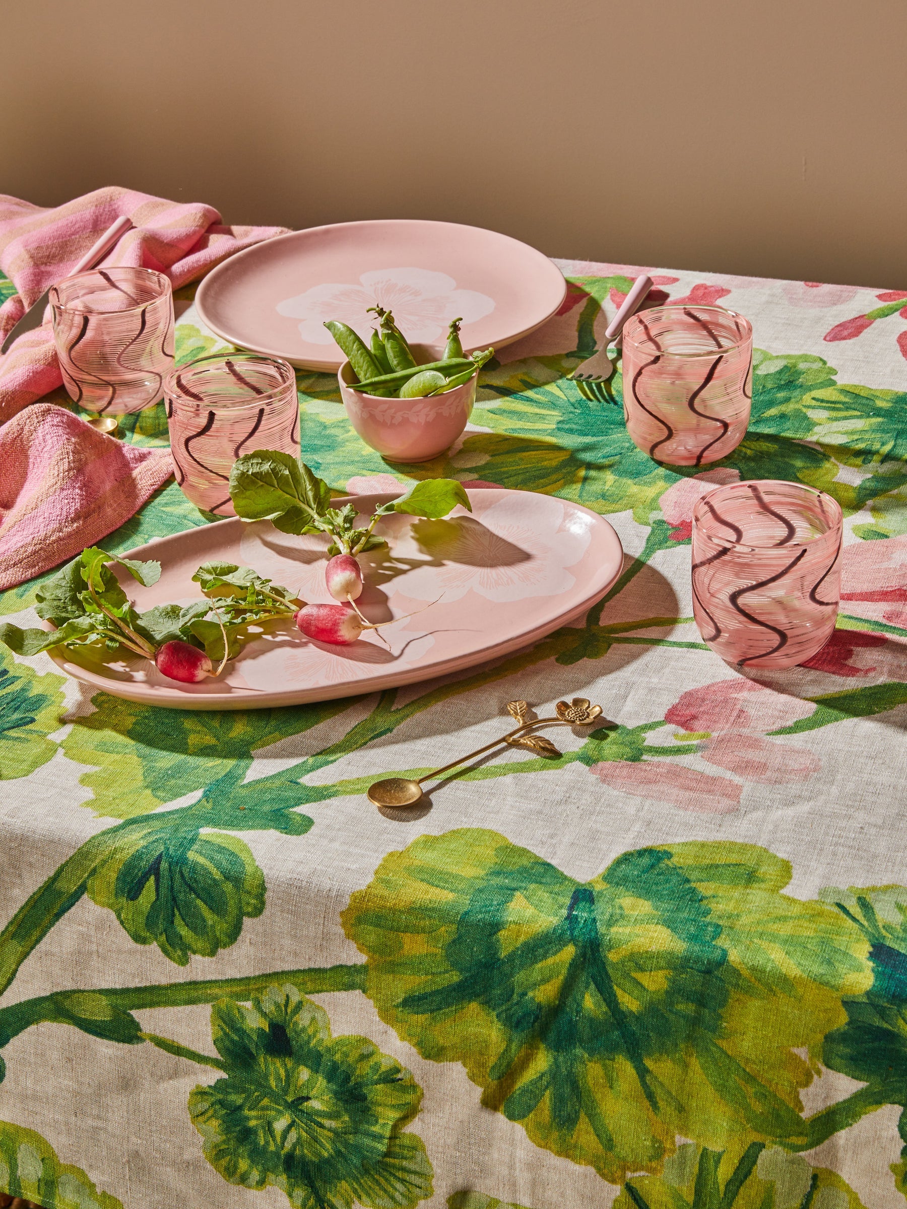 Bonnie and Neil Geranium Tablecloth MEDIUM