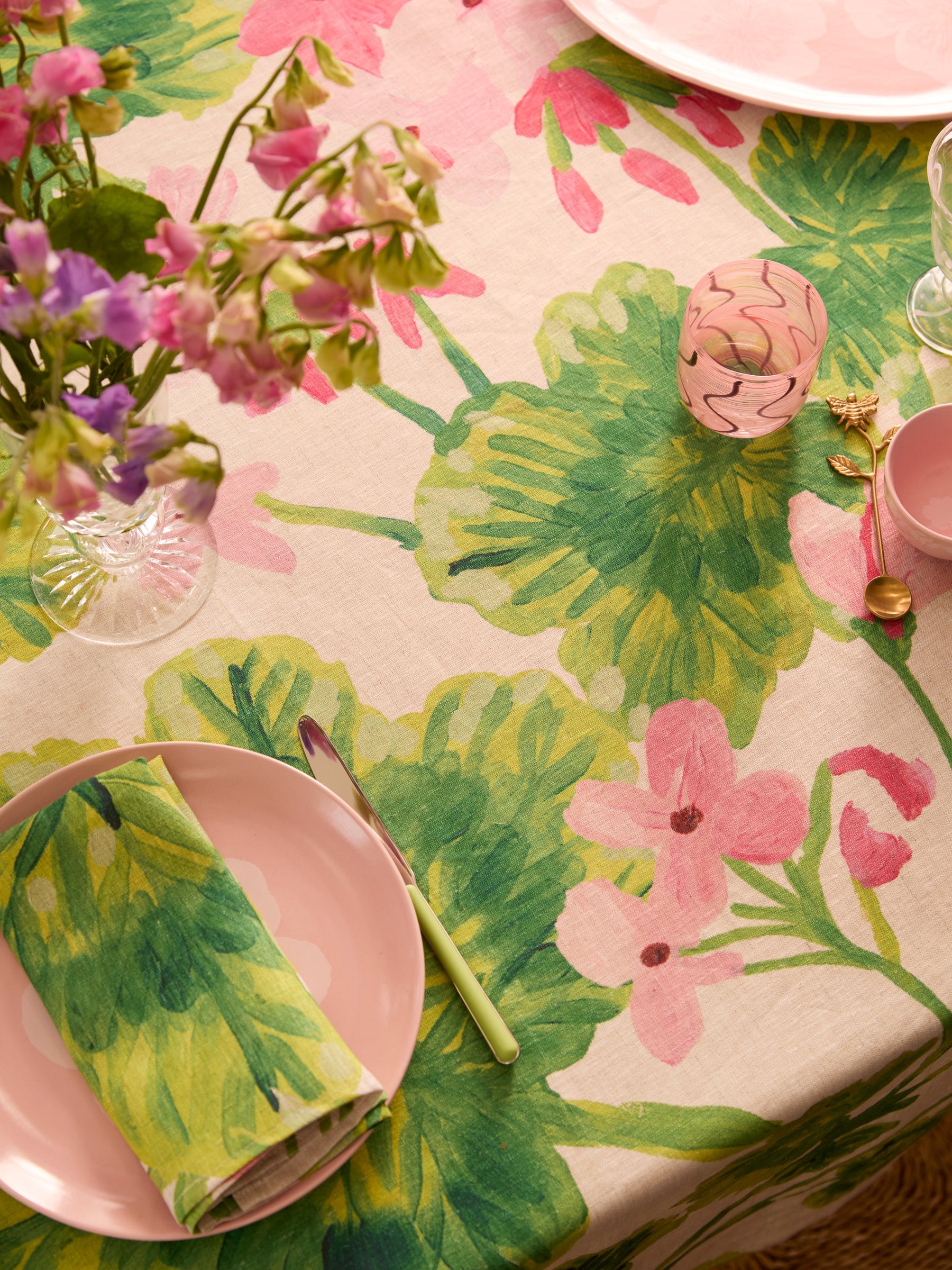 Bonnie and Neil Geranium Tablecloth MEDIUM