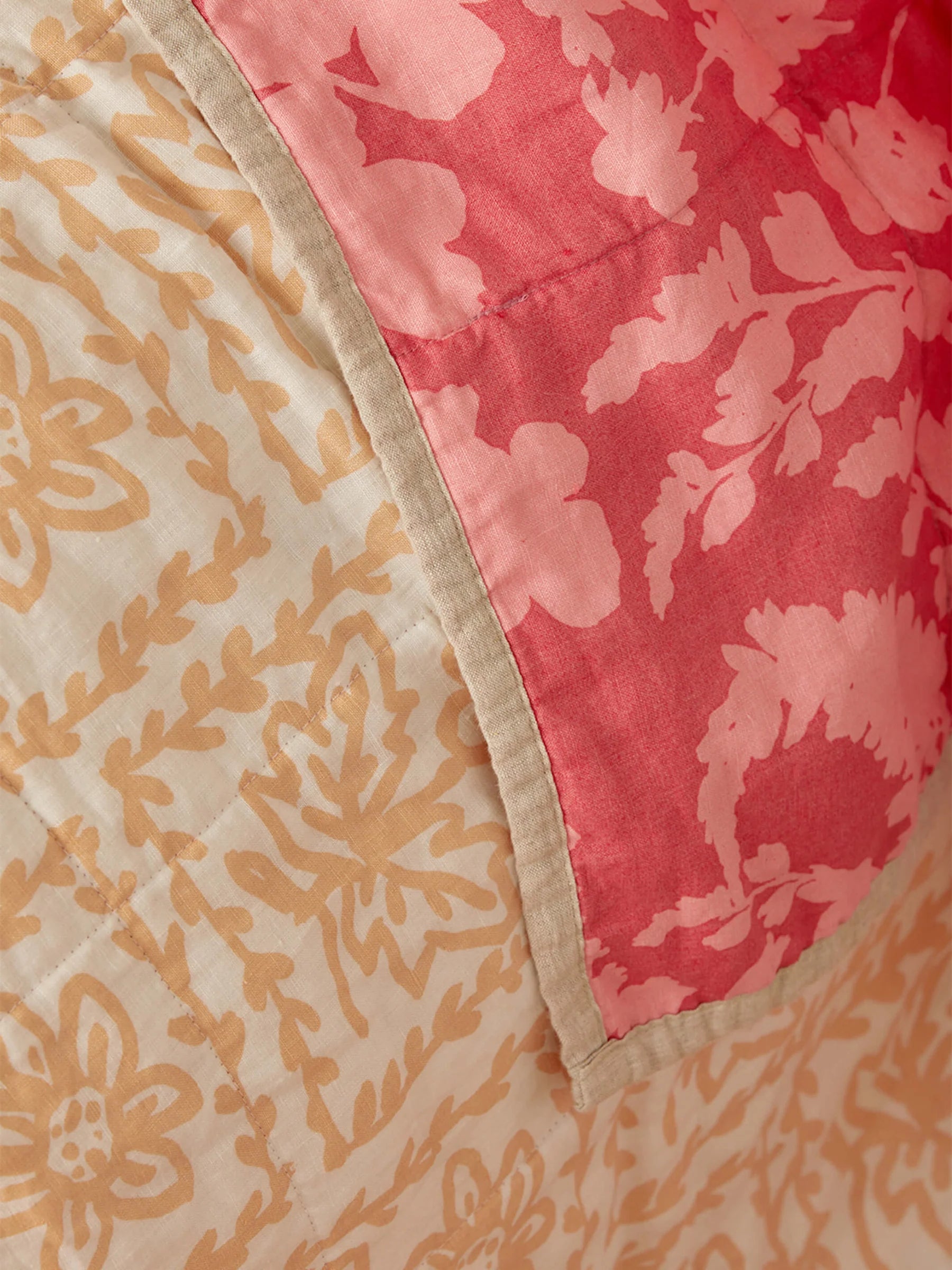 BONNIE AND NEIL Quilted Throw PETAL PINK / DAISY BUFF