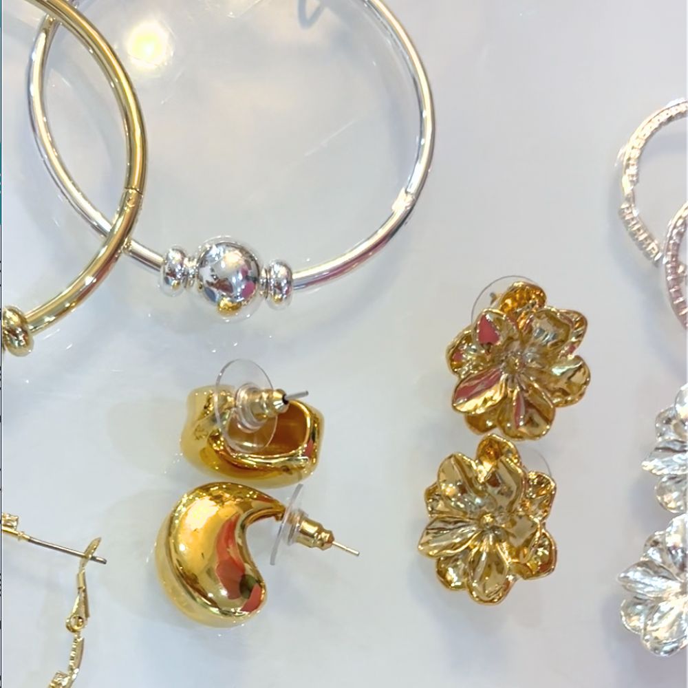Ball Hinged Bangle GOLD
