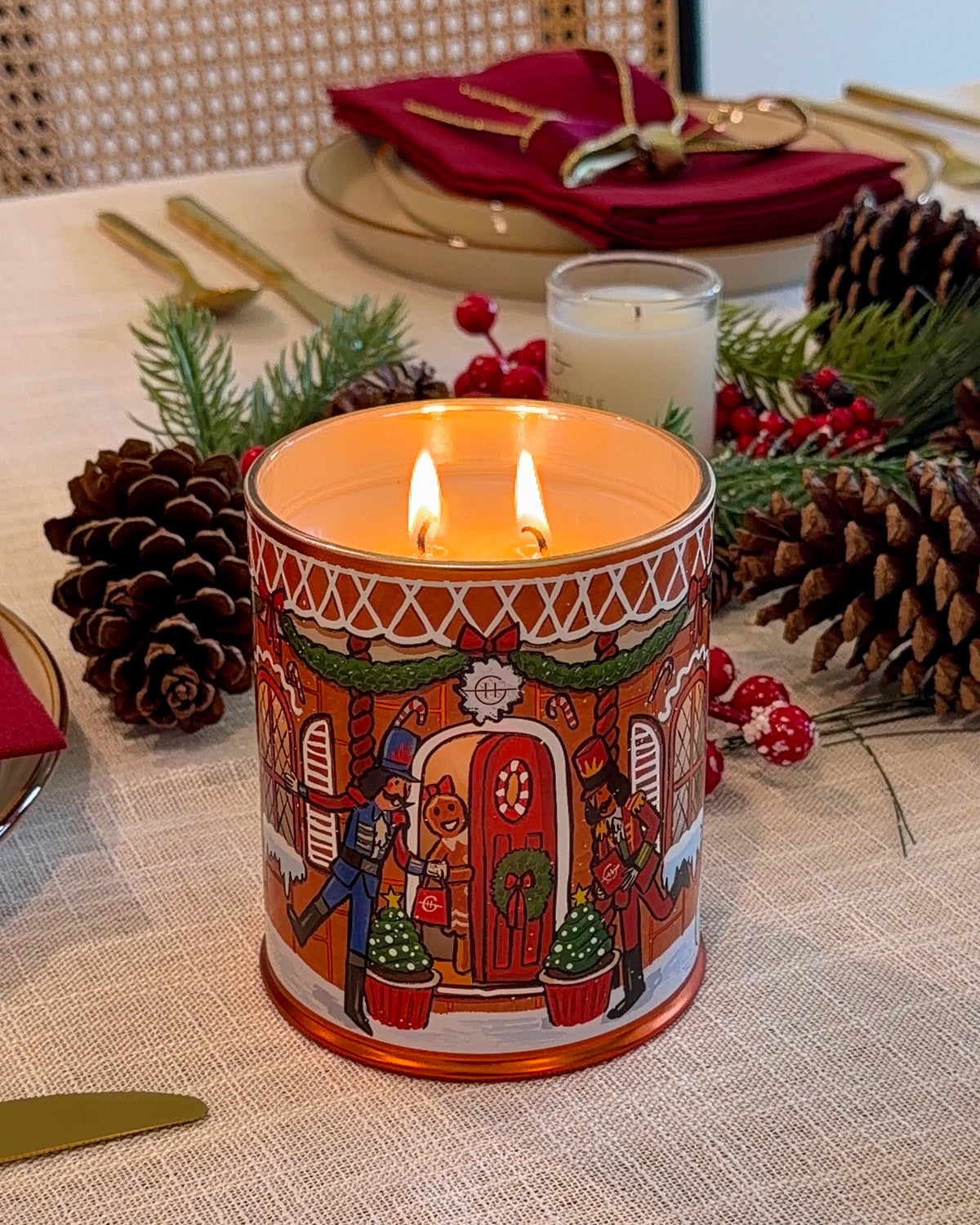 GLASSHOUSE 380g Candle GINGERBREAD HOUSE