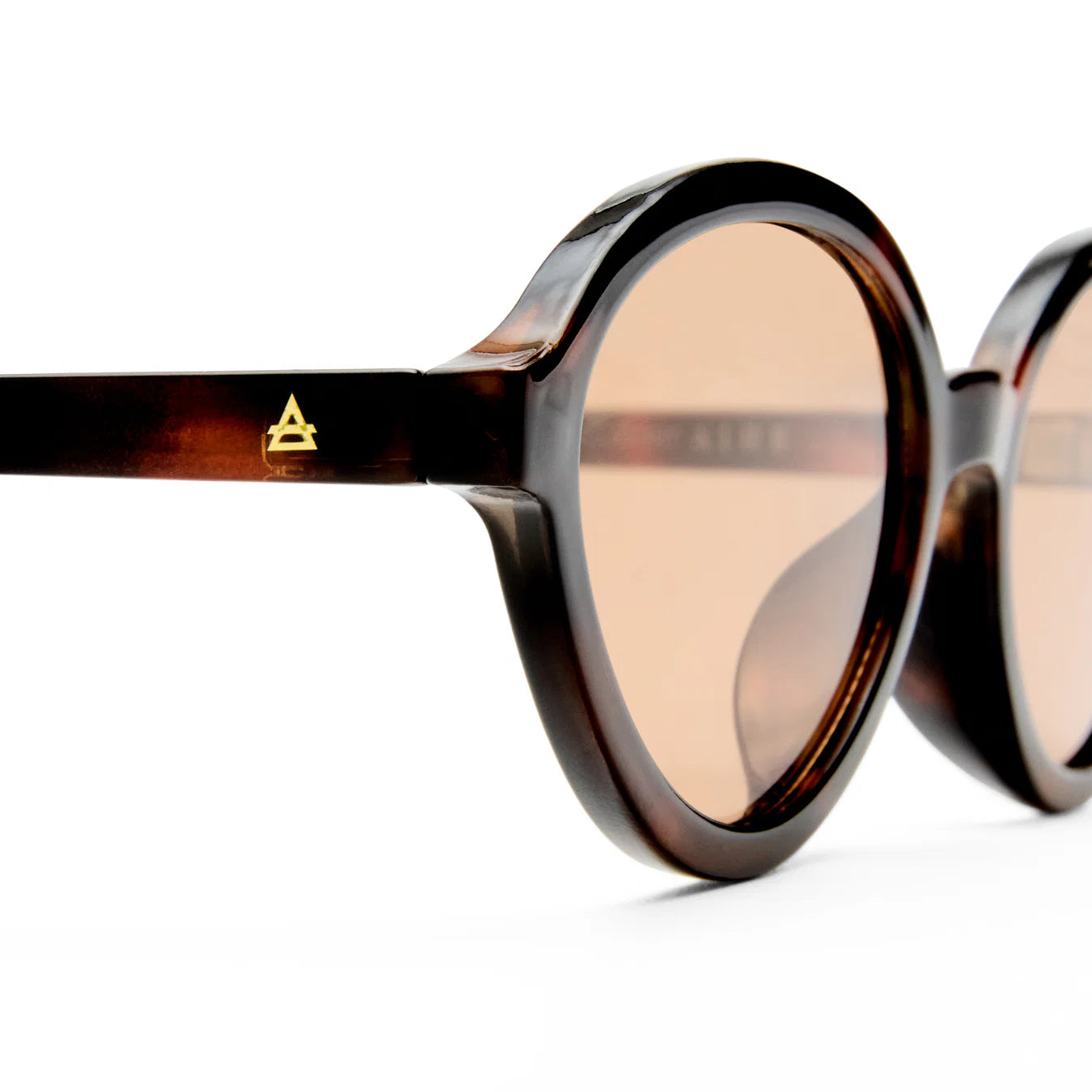 AIRE Pyxis Dark Tort