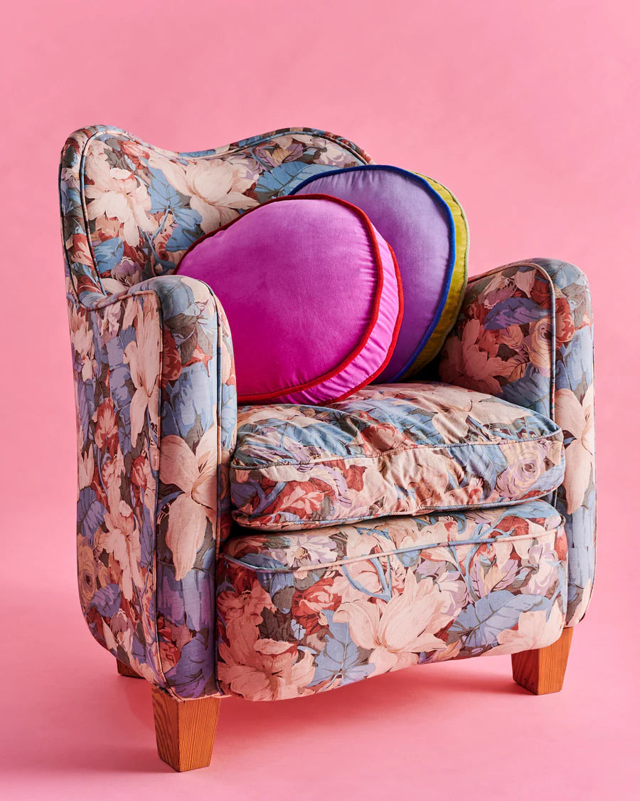 KIP & CO Velvet Pea Cushion PINK AMBITION