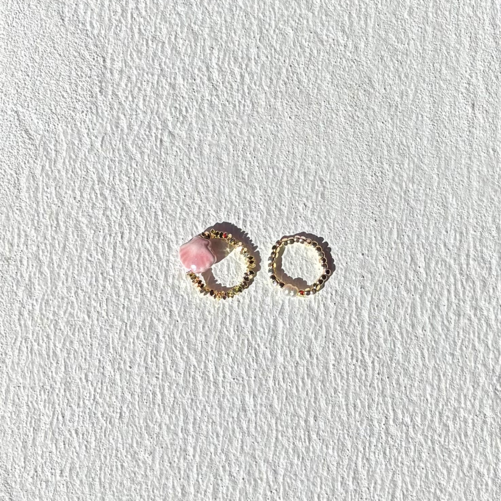 HEI TAI Gold Charm Ring FAN SHELL PINK