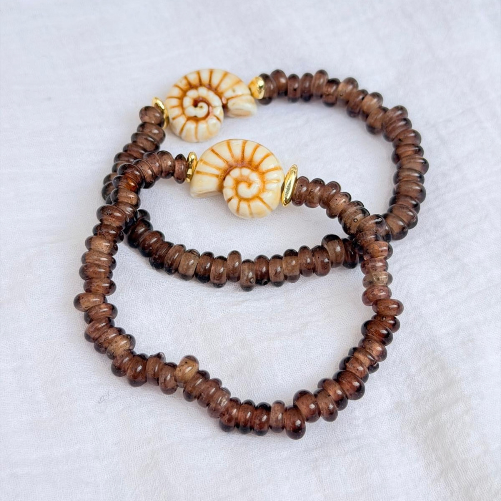 HEI TAI Cove Cream Shell Bracelet CHOCOLATE