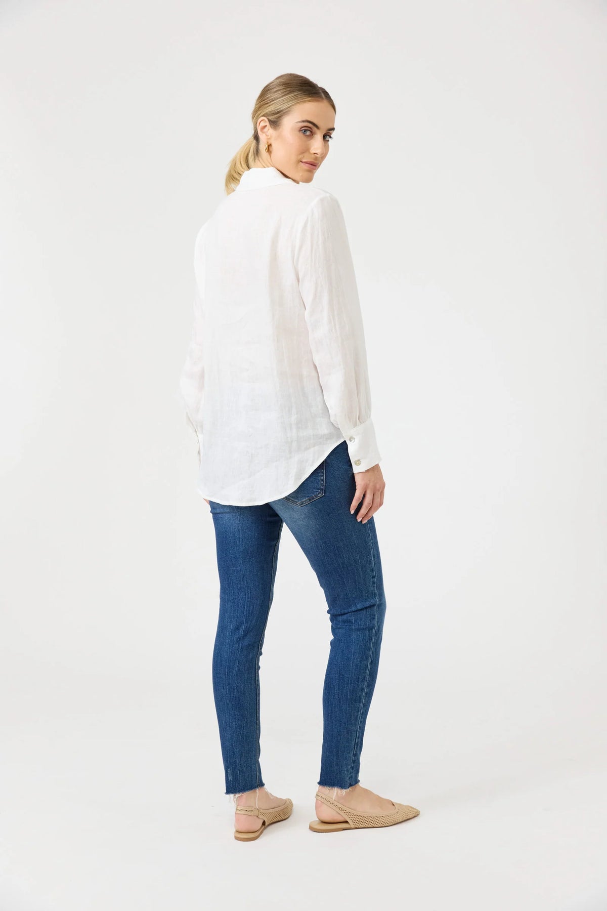 EB & IVE Studio Shirt SALT
