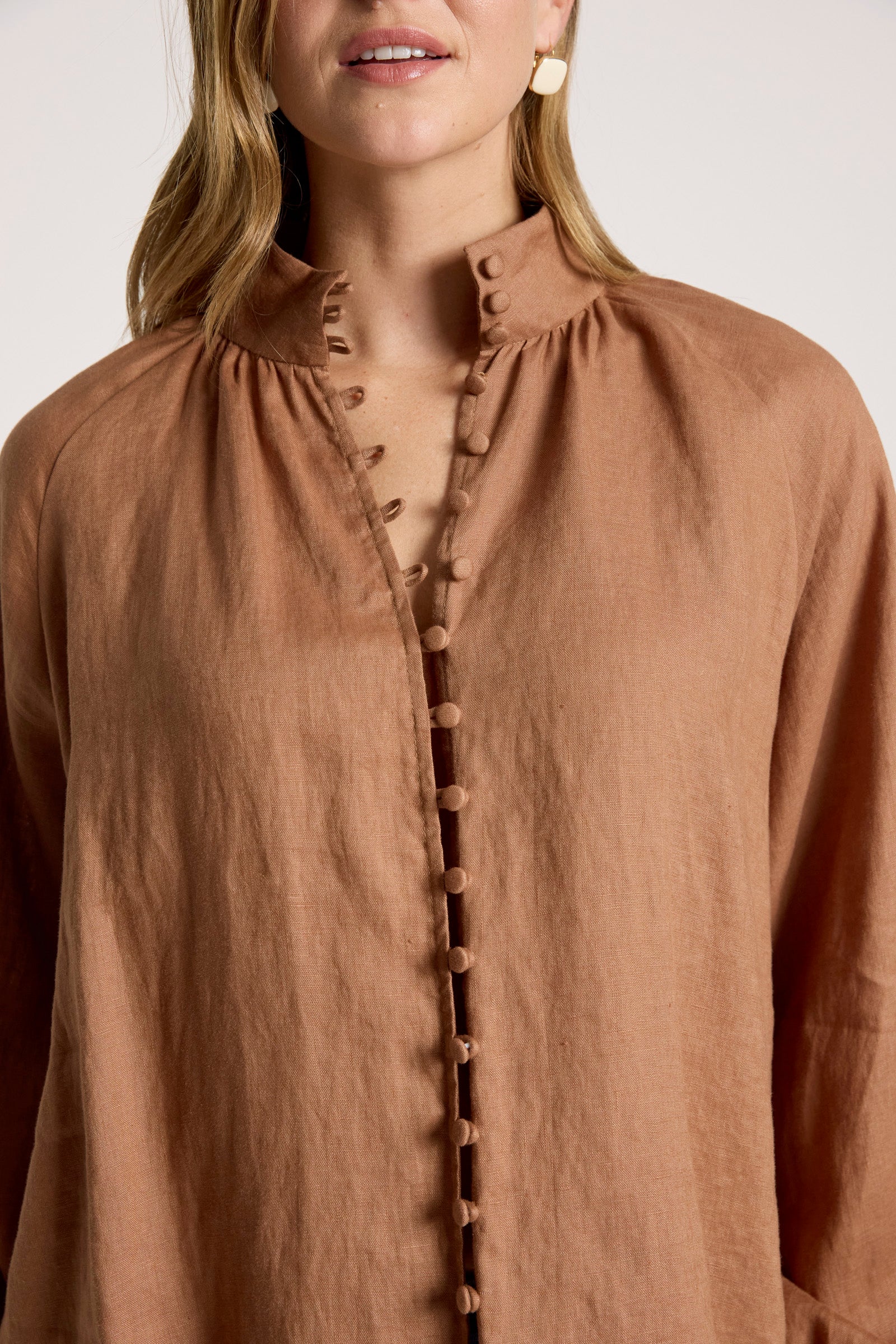 EB & IVE Bajau Button Shirt CLAY