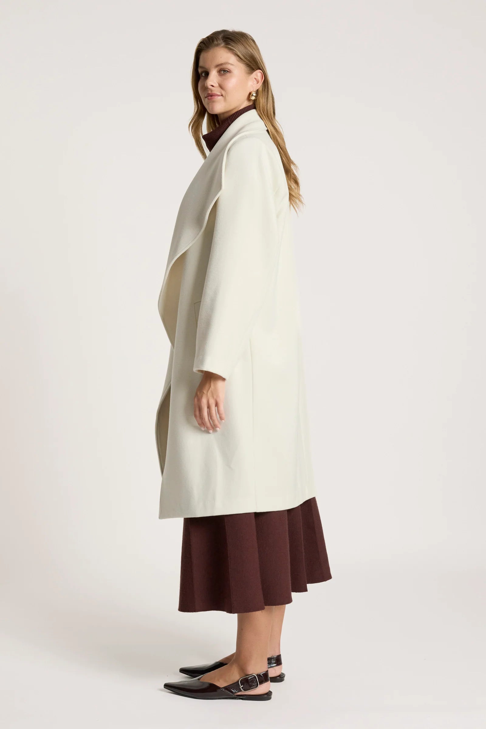 EB & IVE Wanderer Coat ECRU